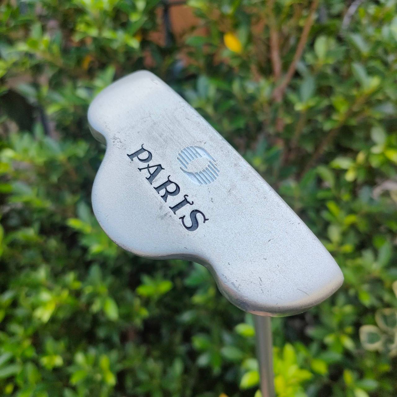 PUTTER PARIS ก้านกราไฟต์ TRIPLE FORCE ความยาว 33 นิ้ว เล็งง่าย ด้านหลังมีบอลอีกหนึ่งลูก และมีขีด พัตต์ง่ายมากๆครับ