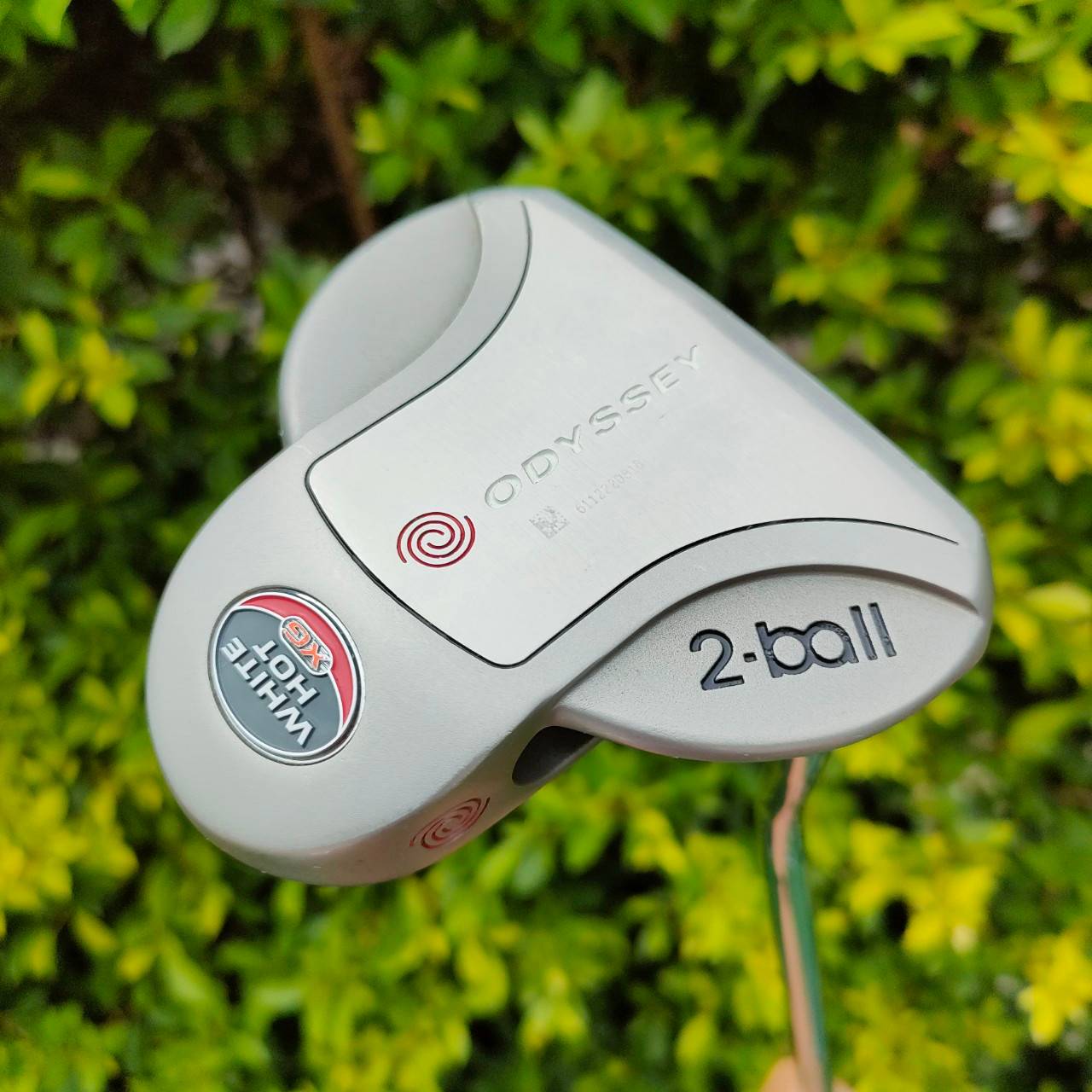 PUTTER ODYSSEY 2-BALL WHITE HOT XG ความยาว 34 นิ้ว สภาพสวยเดิมๆทุกอย่าง สติ๊กเกอร์ที่ก้านอยู่ครบ COVER เดิม ไม้กอล์ฟมือสอง ของแท้ BY NakaraLuxurious