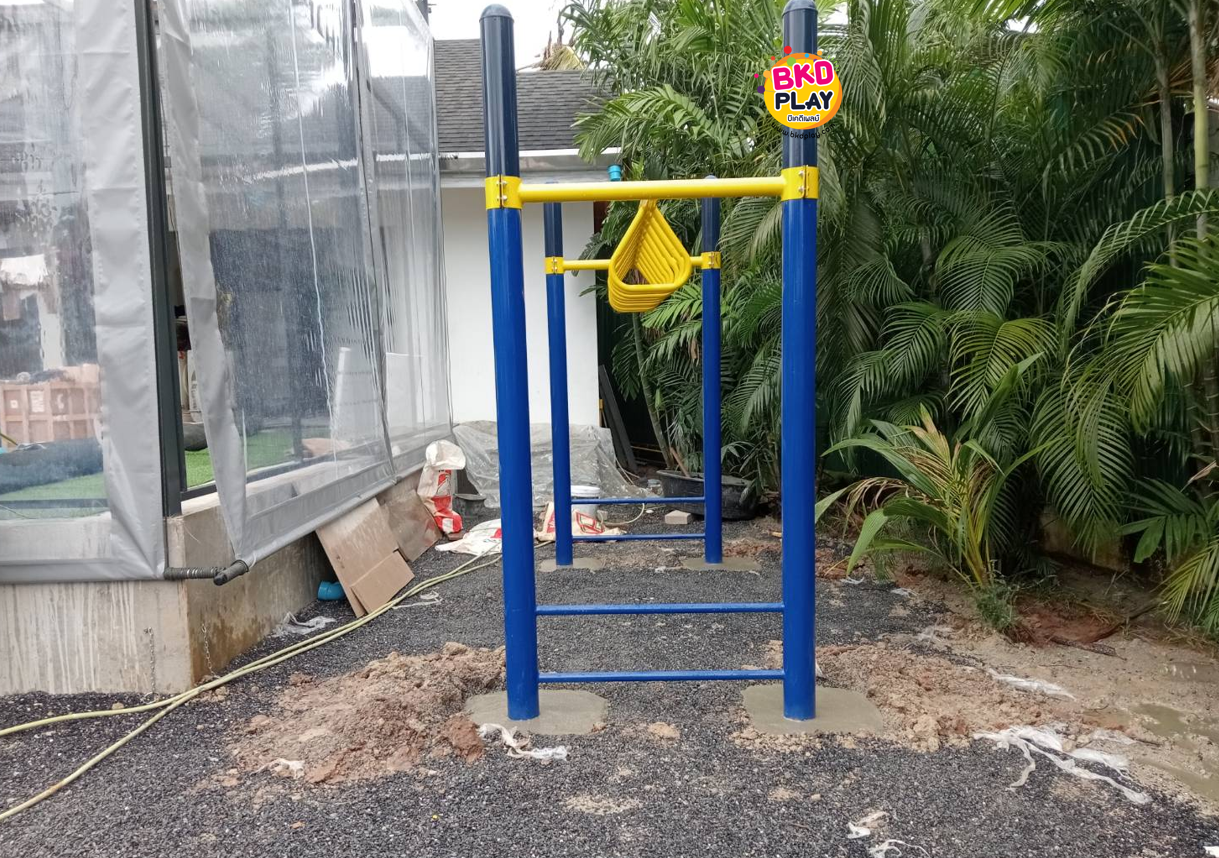เครื่องออกกำลังกายกลางแจ้ง ชุดบาร์โหนแขวนห่วงสามเหลี่ยม ลานกีฬา อเนกประสงค์ สนามกีฬา พร้อมส่ง