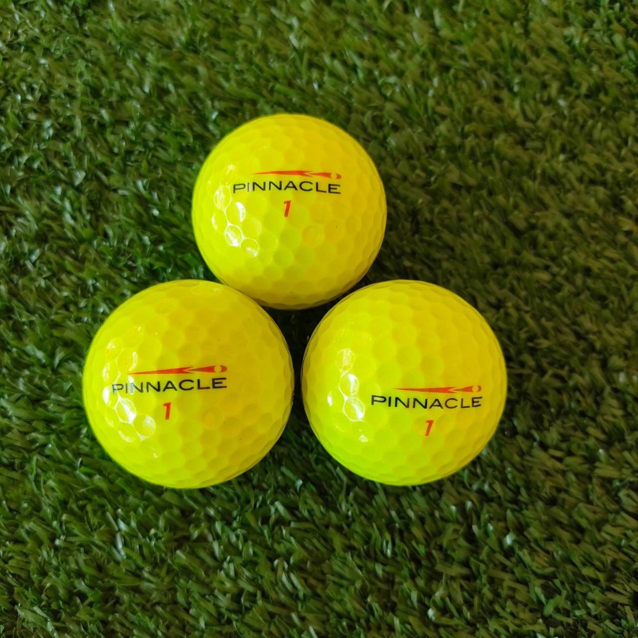 ลูกกอล์ฟ PINNACLE GOLD รุ่นพรีเมี่ยม 1 หลอด มี 3 ลูก สีเหลือง เน้นไกลจัดๆ และสปินดี ลูกใช้ตีกลางคืนดีมาก!!! ไม้กอล์ฟมือสอง ของแท้ BY NakaraLuxurious