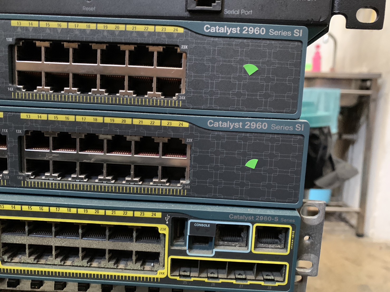 สวิทช์ Switch Cisco Catalyst 2960 24 10/100 LAN Lite Image