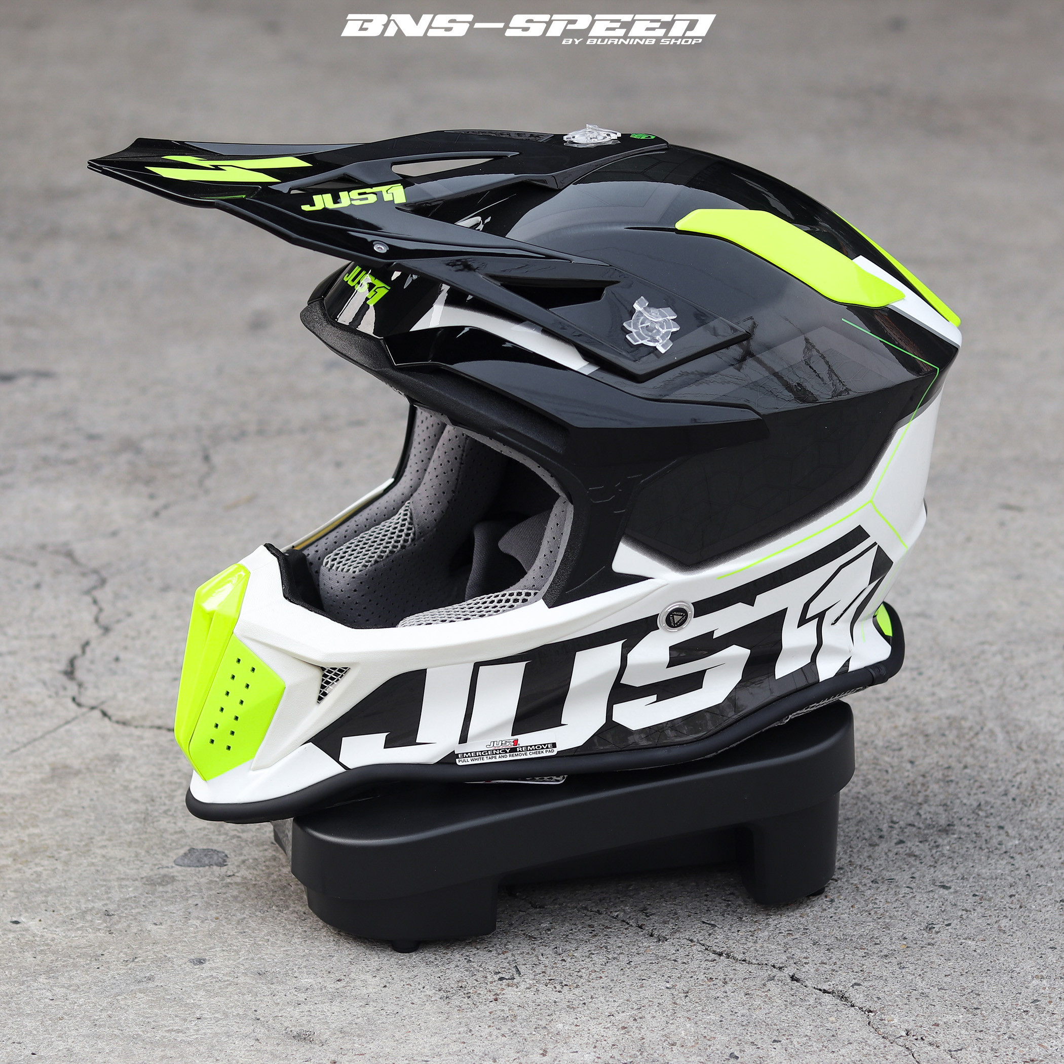 หมวกกันน็อค Just1 J18 Hexa Fluo Yellow Black White Gloss