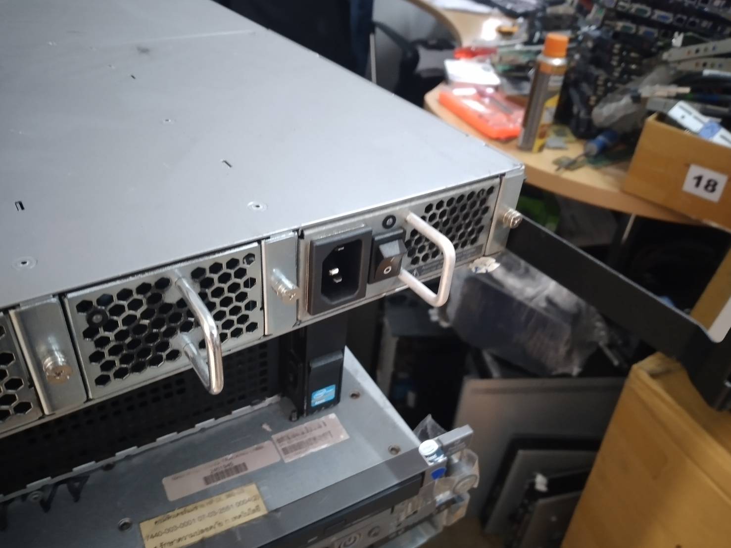 EMC DS-4100B - SilkWorm 4100 Fibre Channel Switch