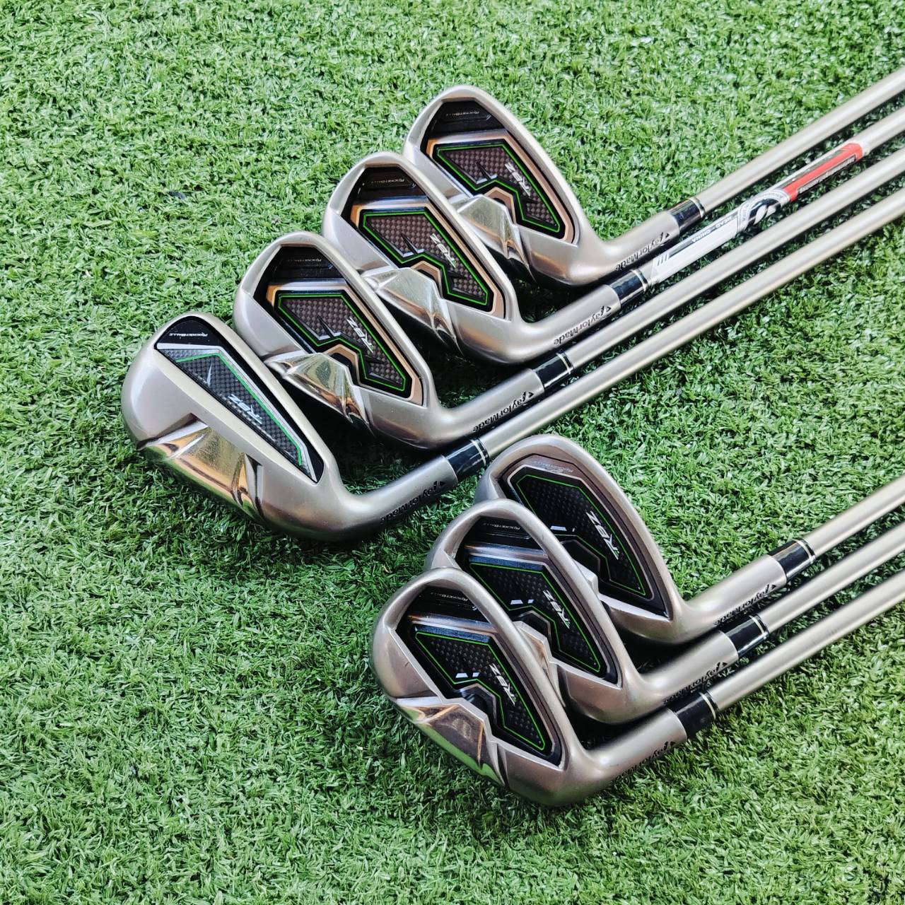 ** ไม้กอล์ฟผู้หญิงมือซ้าย ** ชุดเหล็ก TAYLORMADE RBZ มีเหล็ก 5 6 7 8 9 PW SW ก้าน TAYLORMADE RBZ FLEX LADY เหล็กตีง่ายตีไกลและตีมันส์มากค่ะ ไม้กอล์ฟพรีเมี่ยมมือสอง ของแท้ By NakaraLuxurious
