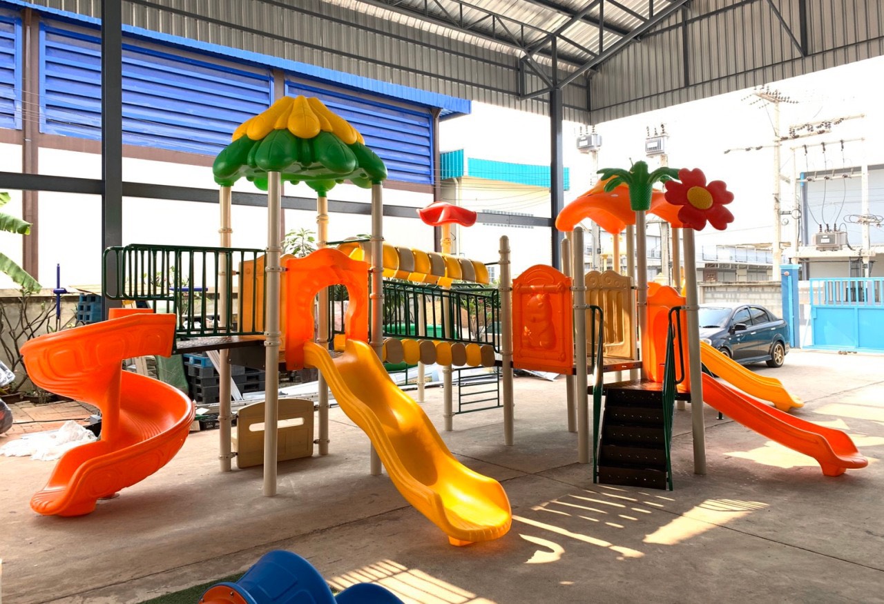 เครื่องเล่นสนามกลางแจ้ง,ชุดสวนสนุกมหัศจรรย์ดอกไม้เพื่อนรัก, ครุภัณฑ์สนามเด็กเล่น, สพฐ,โครงการโรงเรียนประชารัฐ ศูนย์พัฒนาเด็กเล็ก playground,สไลเดอร์,ของเล่นเสริมพัฒนาการ,เครื่องเล่นสนาม, สนามเด็กเล่น