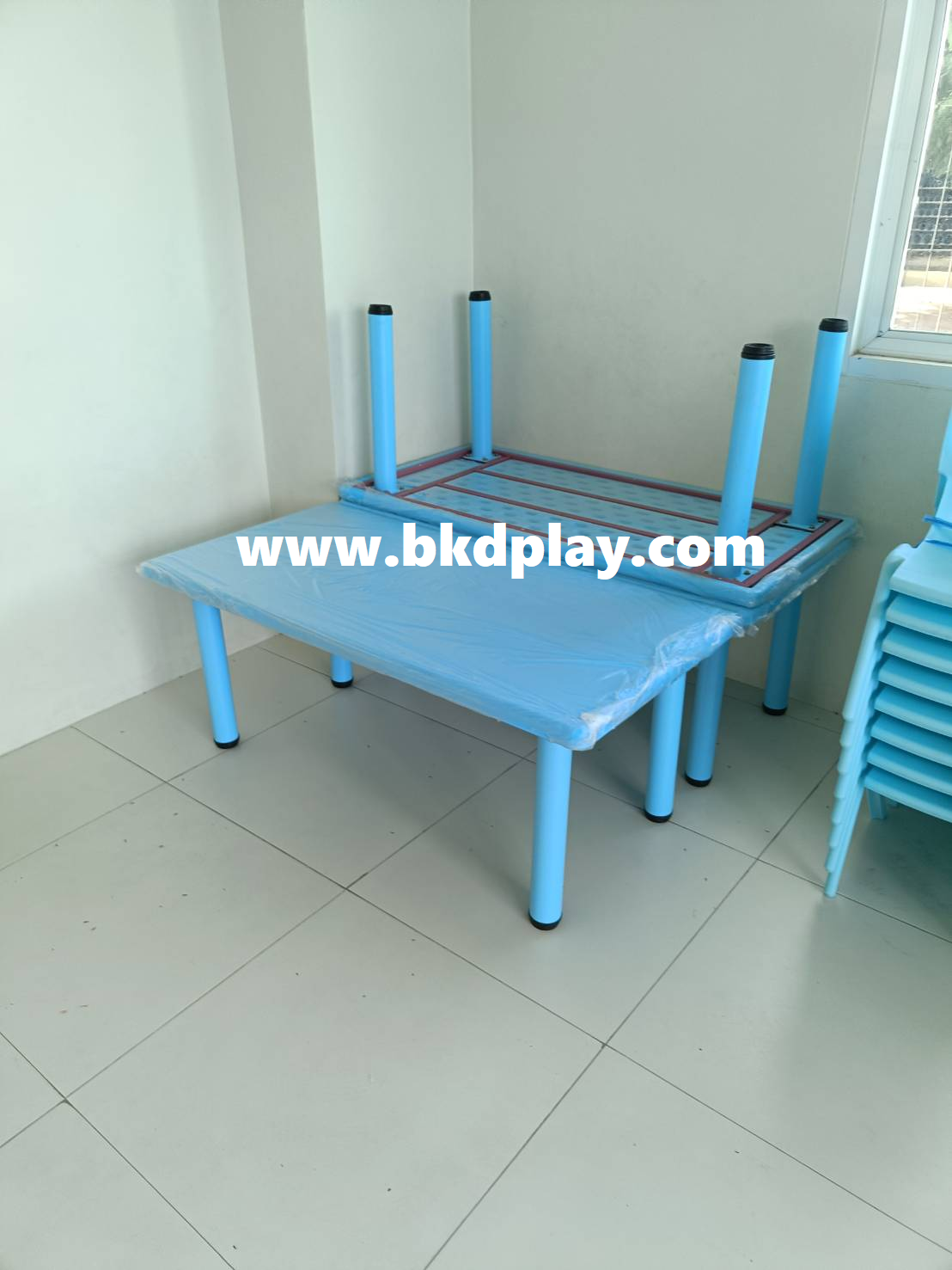 โต๊ะนักเรียนประถมขาเหล็ก โต๊ะสี่เหลี่ยมผืนผ้า โต๊ะประถมสูง60ซม.,โต๊ะเขียนหนังสือเด็ก,โต๊ะสี่เหลี่ยมผืนผ้า ราคาโรงงาน สั่งนำเข้า