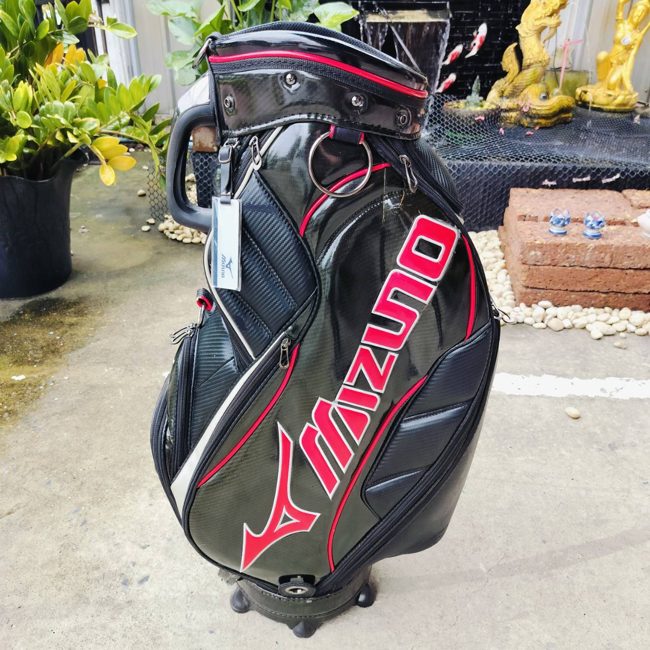 ถุงกอล์ฟ MIZUNO มือสอง ของแท้ สีดำ สวยสปอร์ตพรีเมี่ยมน่าใช้มากค่ะ ลดราคาพิเศษที่สุด!!! ของใหม่หมื่นกว่าบาท