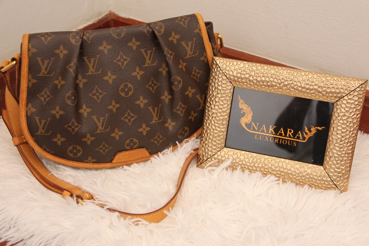 ขายถูกค่า มือสอง LOUIS VUITTON MENILMONTANT PM MONOGRAM CANVAS MADE IN FRANCE DATE CODE DU4111 แท้100%