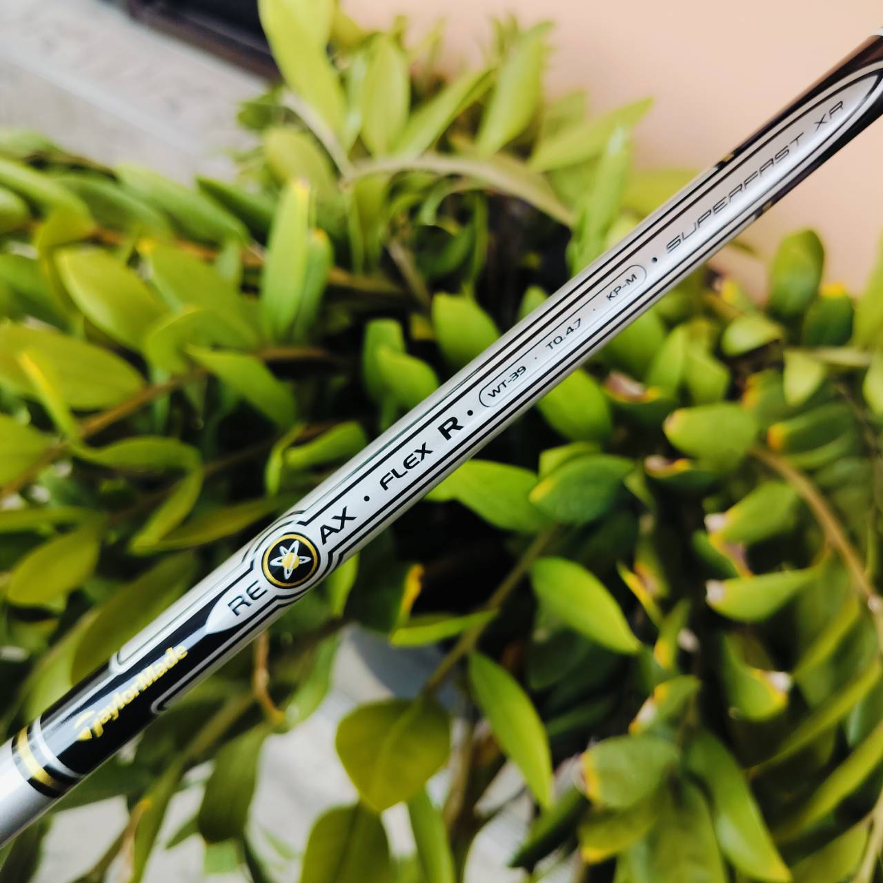 Driver Taylormade XR องศา 10.5 เป็นตัวพรีเมี่ยมสูงสุดของแบรนด์ และเป็นตัว JDM เน้นขายในประเทศญี่ปุ่น เหมาะกับวงสวิงเอเชียโดยเฉพาะ สภาพสวยๆนางฟ้า ก้าน RE*AX PREMIUM FLEX R ไม้กอล์ฟพรีเมี่ยมมือสอง ของแท้ By NakaraLuxurious