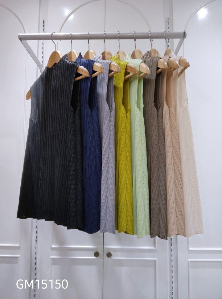 อกถึง48 2MUAY BASIC GM15150 เสื้ออัดพลีท SLEEVELESS HIGH NECK PLEATED TOP 17 สี FREE SIZE