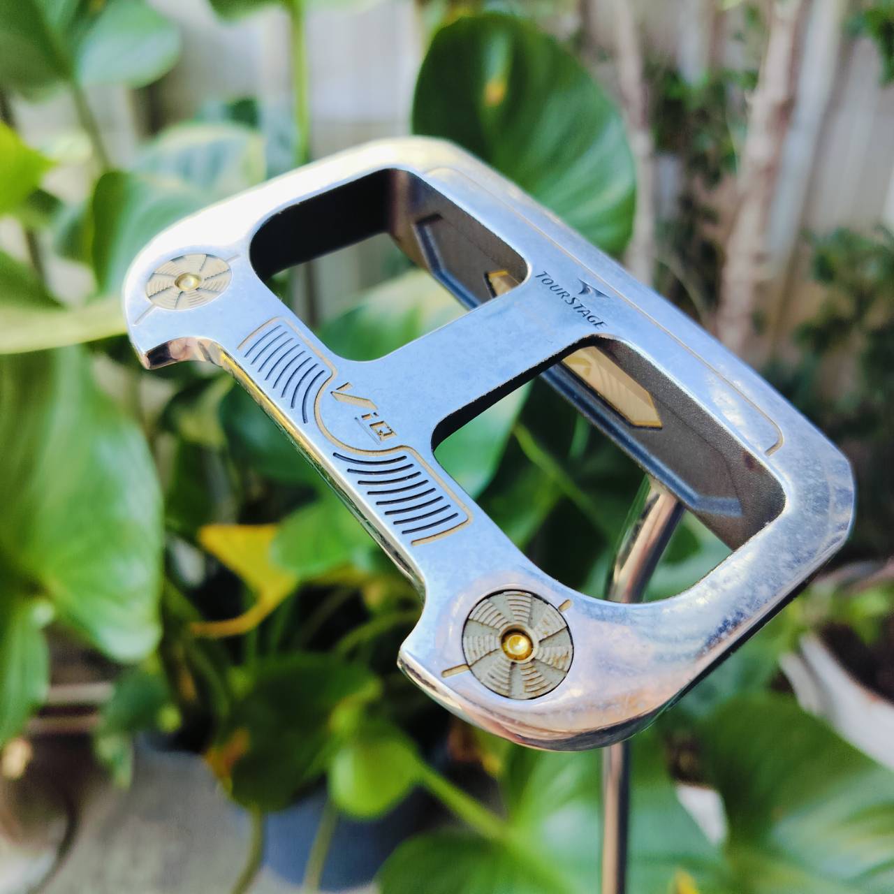 PUTTER TOURSTAGE VIQ ความยาว 33 นิ้ว พัตเตอร์พรีเมี่ยมญี่ปุ่น รูปทรงวางน้ำหนักได้ดีสุดๆ ไม้กอล์ฟพรีเมี่ยมมือสอง ของแท้ By NakaraLuxurious