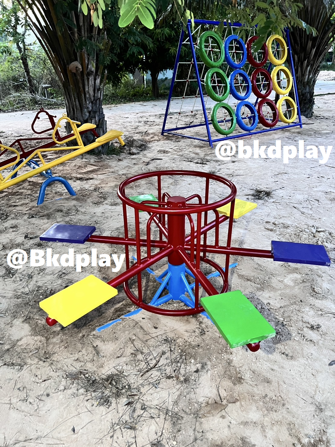 เครื่องเล่นสนาม กลางแจ้ง เหล็ก,ม้าหมุน กระดานหมุน 6 ที่ Outdoor Playground, ราคาโรงงาน สินค้าสั่งผลิต 10-20 วัน