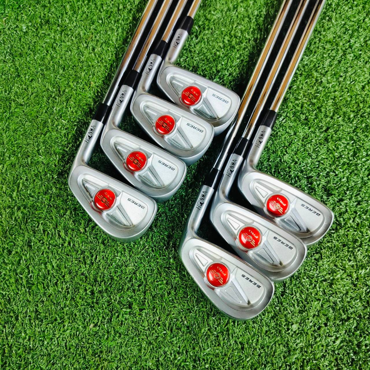 ชุดเหล็ก HONMA BERES PRO เหล็ก FORGED จาก JAPAN SAKATA ถ้าแบรนด์ระดับ HONMA ทำเหล็ก FORGED แบบมันส์ๆ ที่เป็นตระกูล TOP ระดับ BERES ต้องมีอะไรดีกว่าตระกูล TOUR WORLD แน่นอน ไม้กอล์ฟพรีเมี่ยมญี่ปุ่นมือสอง ของแท้ By NakaraLuxurious