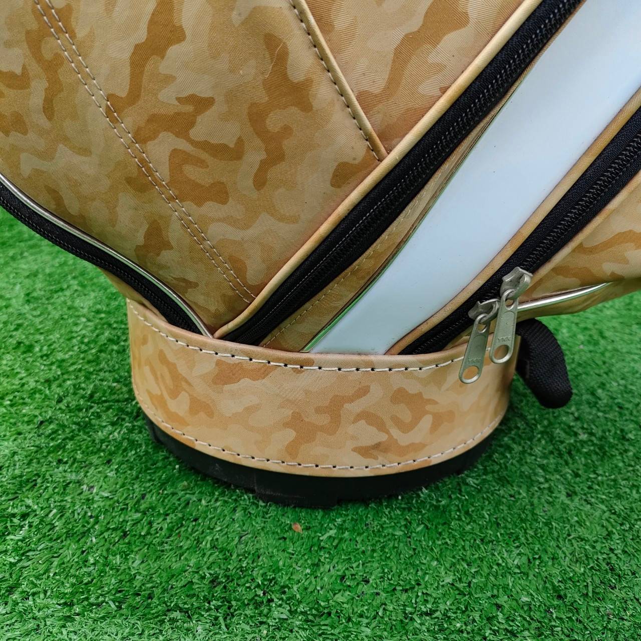 ถุงกอล์ฟ KASCO มือสอง ของแท้ สภาพสวยนางฟ้า ยังไม่แกะพลาสติก ที่สายสะพายครับ .