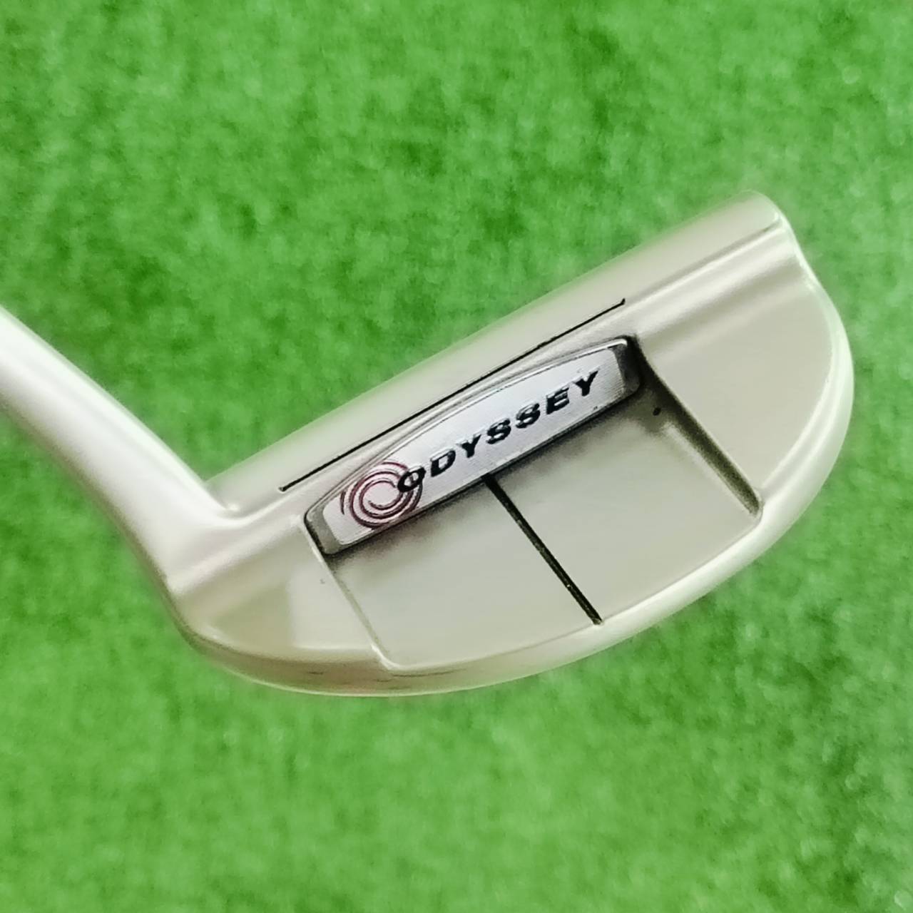 PUTTER ODYSSEY WHITE HOT XG #9 ความยาว 34 นิ้ว กริพใส่ของ CAMERON หน้า XG มีความพิเศษ คือทั้งคงความนุ่มนวล ไม้กอล์ฟพรีเมี่ยมมือสอง ของแท้ By NakaraLuxurious