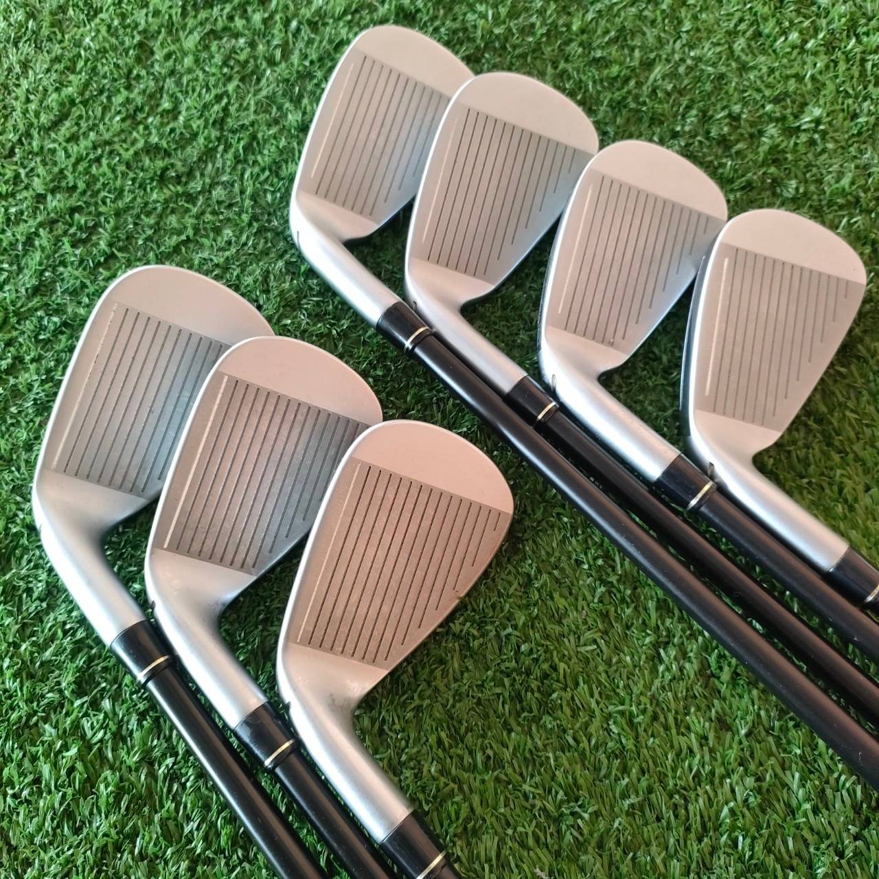 ชุดเหล็ก TAYLORMADE ROCKETBLADEZ มีเหล็ก 4-9 เเละ PW ก้าน ROCKETFUEL FLEX R ด้วย Speed Pocket ใหม่ ที่เพิ่มความเร็วและระยะ ของลูกกอล์ฟ!!! ไม้กอล์ฟมือสอง ของแท้ BY NakaraLuxurious