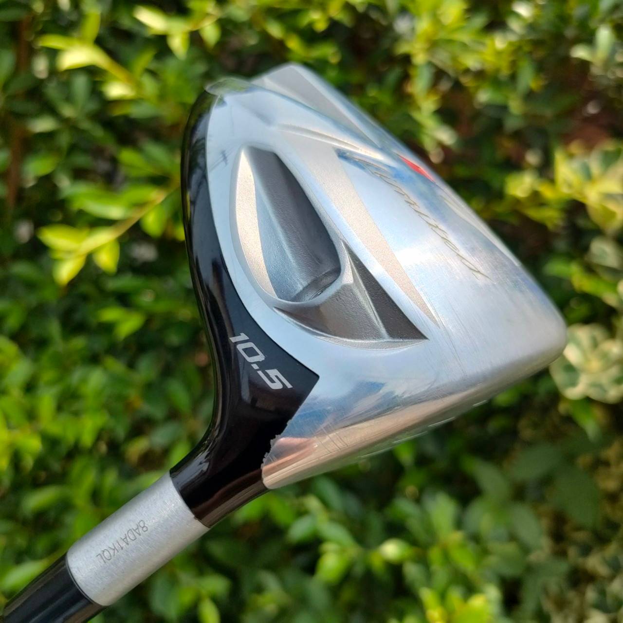 DRIVER TAYLORMADE r7 LIMITED องศา 10.5 ก้าน MATRIX OZIK XCON-5 FLEX R ตัว LIMITED ตีไกลพิเศษ เน้นตีแบบสบายๆ ก้านดีมากๆ วงสวิงไม่ต้องแรง ก็ไกลแบบจัดๆ สามเหลี่ยมออกด้านหลัง ทำให้ตีไกล ไกลกว่า CGB MAX เยอะเลยครับ