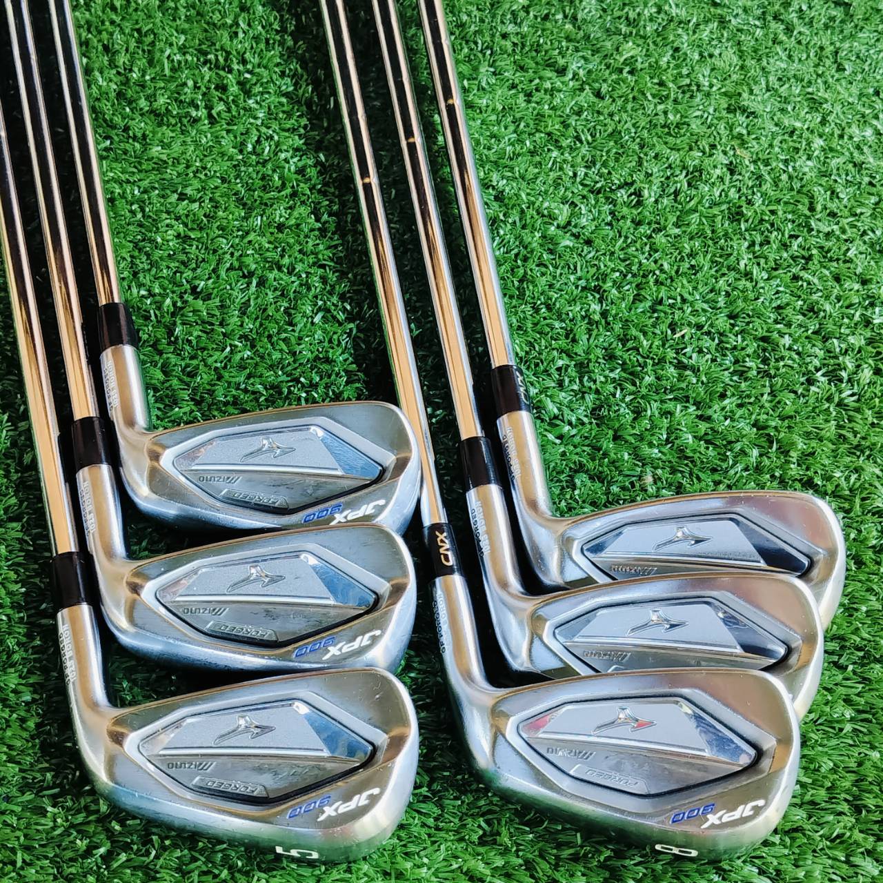 ชุดเหล็ก MIZUNO JPX900 GRAIN FLOW FORGED 1025 BORON ความรู้สึกนุ่มนวลที่แสนพิเศษไม่เหมือนใคร ไม้กอล์ฟพรีเมี่ยมมือสอง ของแท้ By NakaraLuxurious