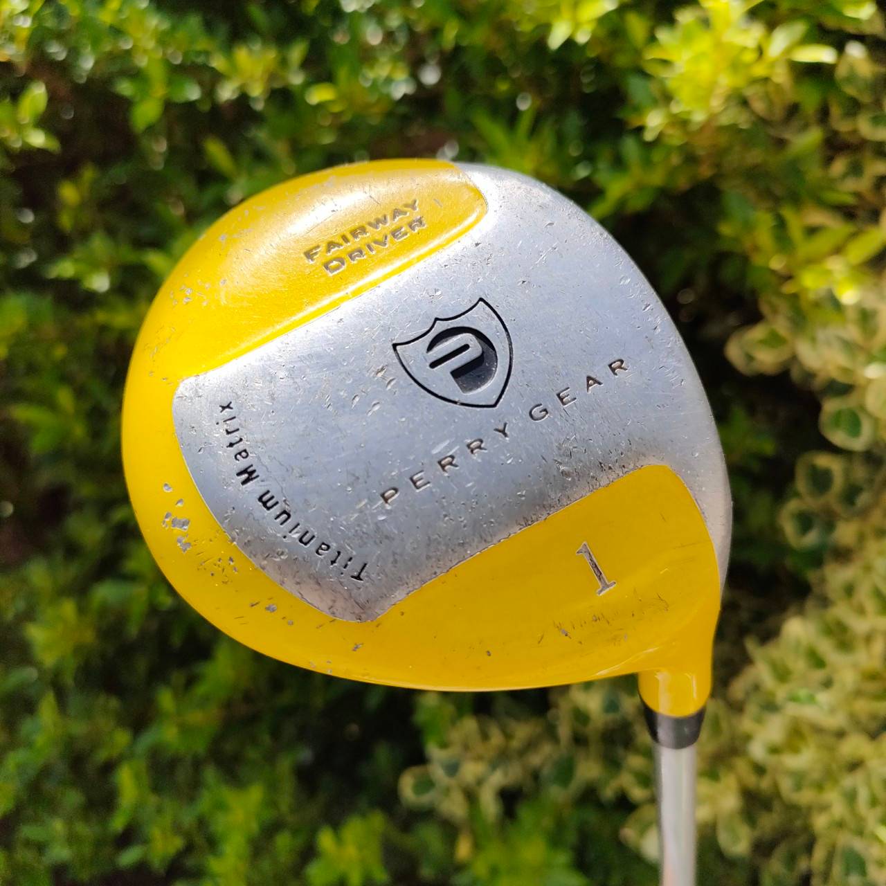 ***ไม้กอล์ฟสำหรับเด็ก*** KIDS SET PERRY GEAR มือสอง ทั้งชุดประกอบด้วย DRIVER และ เหล็ก 5 7 P PUTTER PERRY ถุงกอล์ฟ PERRY ขาตั้ง ไม้กอล์ฟมือสอง ของแท้ BY NakaraLuxurious