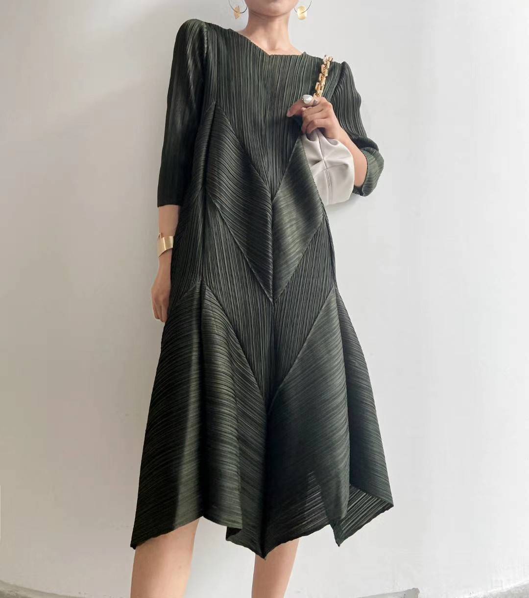 2MUAY รุ่น GJO7157 HALF SLEEVE VOLUME PLEATED DRESS เดรสผู้หญิง เดรสพลีทคุณภาพ 12สี FREE SIZE