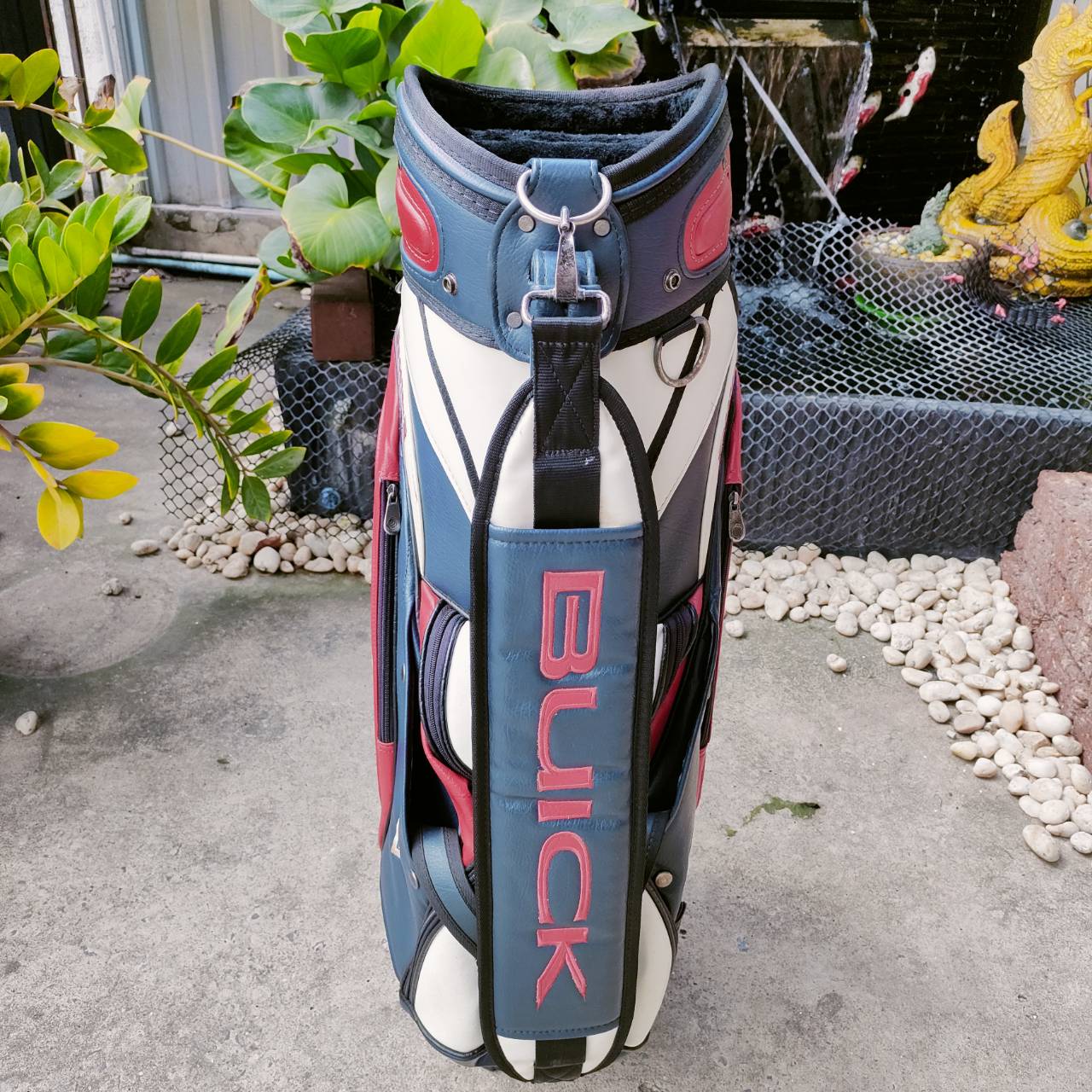 ถุงกอล์ฟ BUICK รุ่น TIGER WOODS ของแท้ มือสอง หายากมาก ราคาแพง ภายในบุกำมะหยี่ ถุงสวยมากๆ ไม้กอล์ฟพรีเมี่ยมมือสอง ของแท้ By NakaraLuxurious