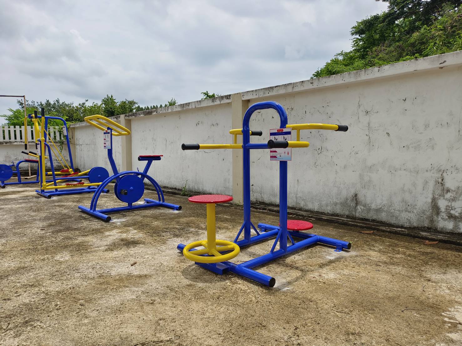 ชุดเครื่องออกกำลังกายกลางแจ้ง6รายการ โปร99,900 สนามกีฬา, เครื่องออกกำลังกายผู้ใหญ่, เครื่องออกกำลังกายสวนสาธารณะ หมู่บ้าน,Exercise equipment outdoor , OutdoorPlayground ,ราคาโรงงาน