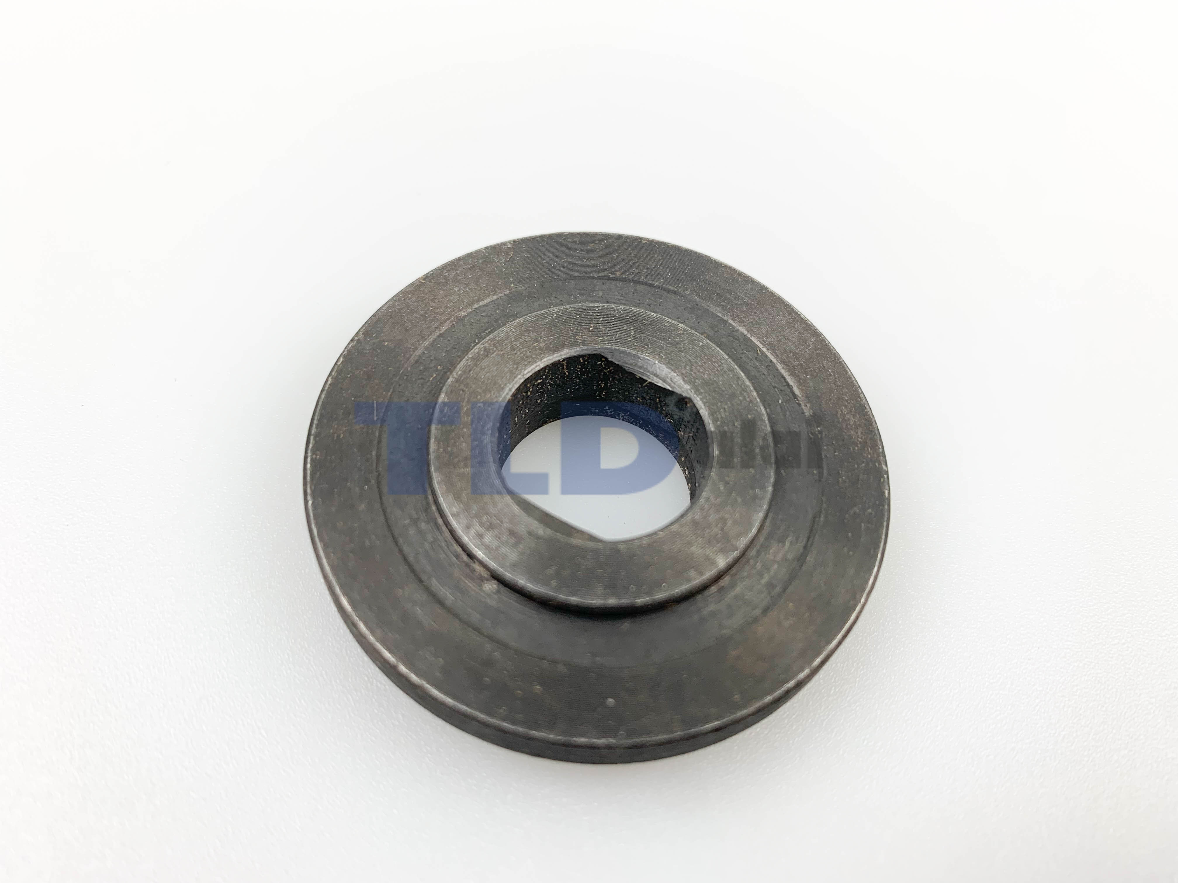 ประกับใบ ตัวใน (แท้) ล็อคใบ เลื่อยวงเดือน Makita มากีต้า รุ่น N5900B #3 (224303-0) (อะไหล่แท้ 100%)