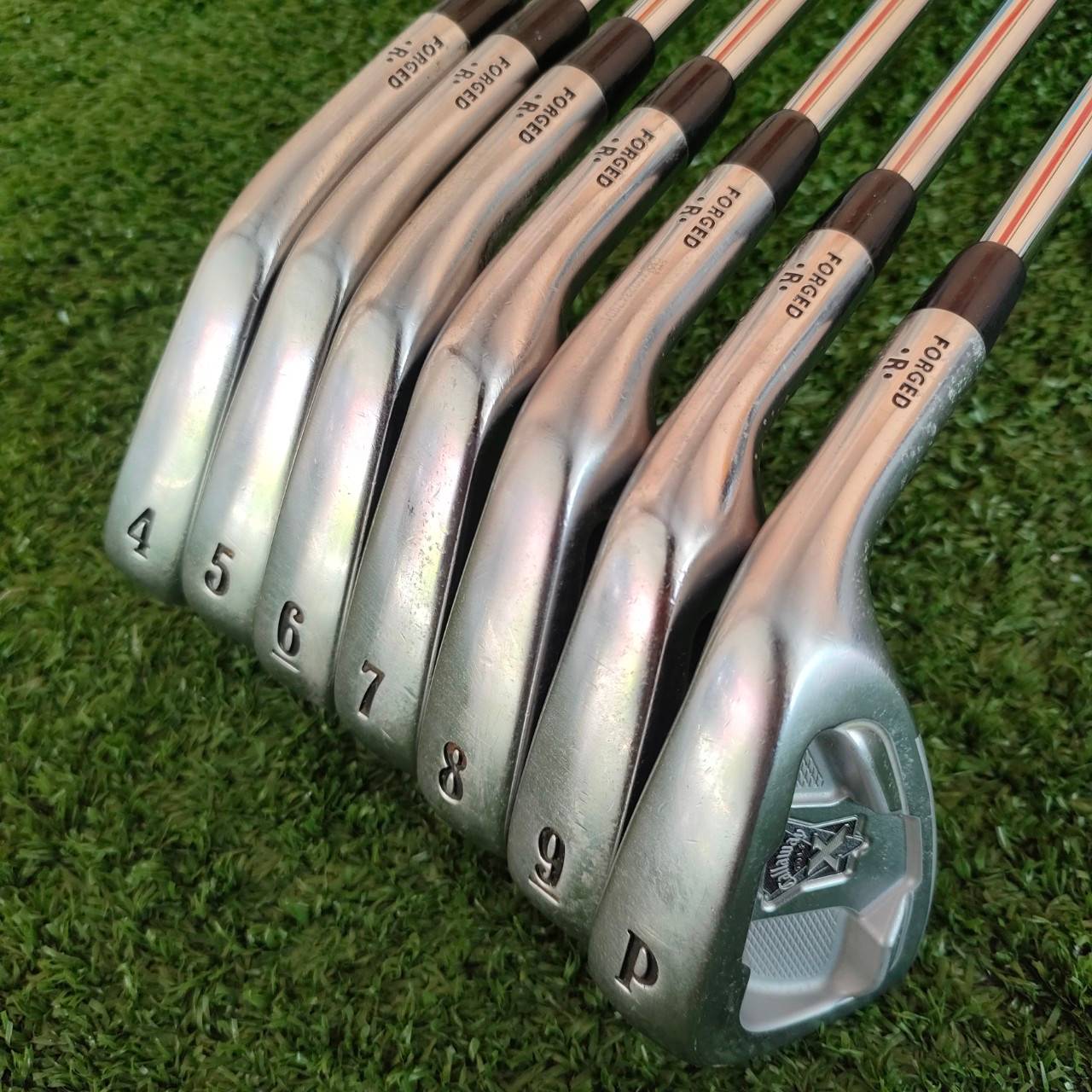 ชุดเหล็ก CALLAWAY X FORGED มีเหล็ก 4-9 เเละ PW ก้าน PROJECT 5.5 สุดยอดเหล็กเนื้อ FORGED ระดับพรีเมี่ยม จากแบรนด์ Callaway ครับ สุดมันส์ ใบไม่ใหญ่เทอะทะ คมๆเลยครับ แต่ตีง่ายมากตากสไตล์ Callaway เพราะมี CAVITY การกระจายชดเชย ความผิดพลาดได้ดีมาก บอกเลยครับ เ