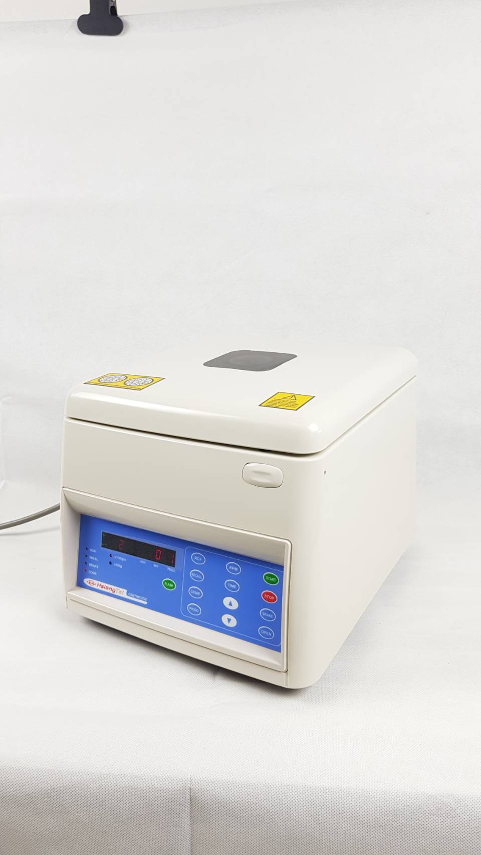 Medium Capacity Centrifuge รุ่น CN-2060 เครื่องปั่นเหวี่ยงตกตะกอนชนิดตั้งโต๊ะ