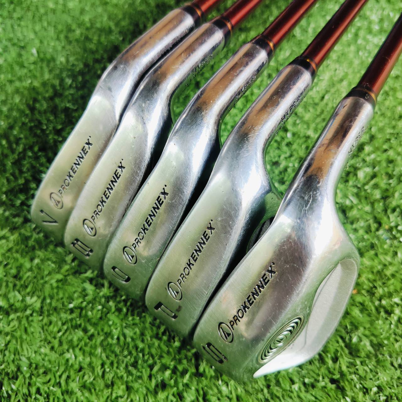 *** ไม้กอล์ฟสำหรับผู้หญิง *** ชุดเหล็ก PROKENNEX SIGMA LOW GRAVITY ตีง่ายอย่างมาก ก้านเบามาก สวิงแบบสบายๆ มีเหล็ก 7 8 9 PW SW ไม้กอล์ฟพรีเมี่ยมมือสอง ของแท้ By NakaraLuxurious