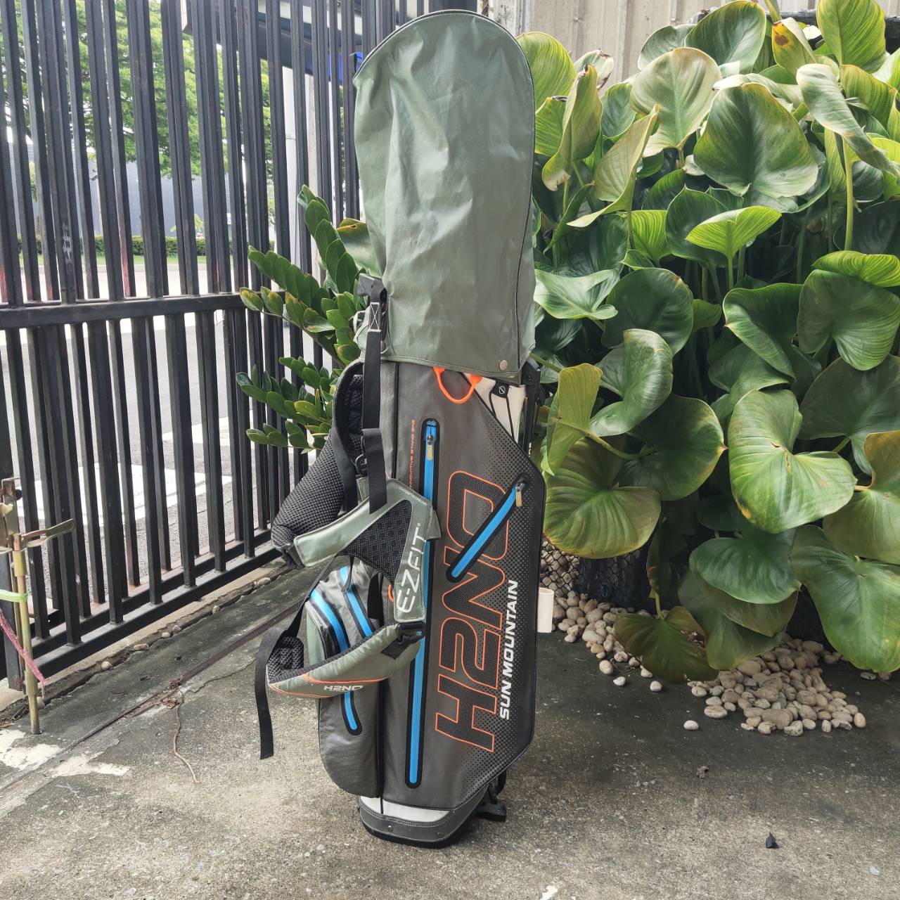 ขายถุงกอล์ฟมือสอง SUN MOUNTAIN H2NO EZ-FIT รุ่นกันน้ำ 100% – เบา ทน ใช้งานง่าย