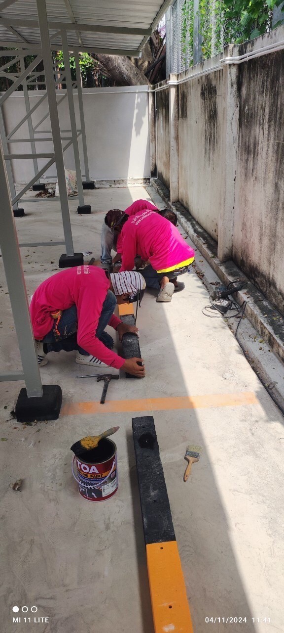 ลานที่จอดรถ อาจารย์หมอ ร.พ.ศิริราช