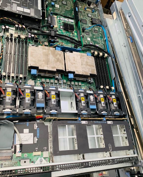 Dell R610 Server สุดแรง ราคาย่อมเยาว์