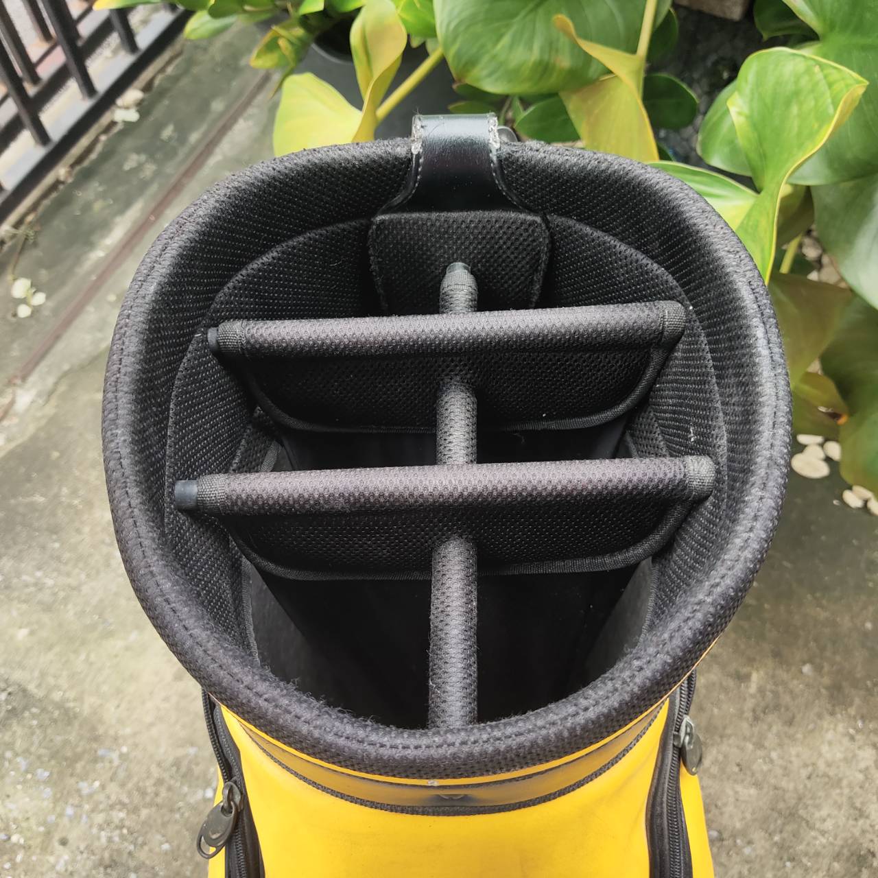 ถุงกอล์ฟ BLEND มือสอง ** ซิป COVER แตก และสภาพ ของ COVER ไม่ดีแล้วนะคะ **