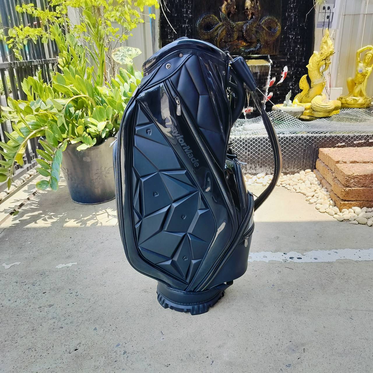 ถุงกอล์ฟ TaylorMade Golf Japan 2023 TJ079 Sporty and Luxurious high-end premium model ถุงกอล์ฟพรีเมี่ยมมือสอง สวยนางฟ้า By NakaraLuxurious