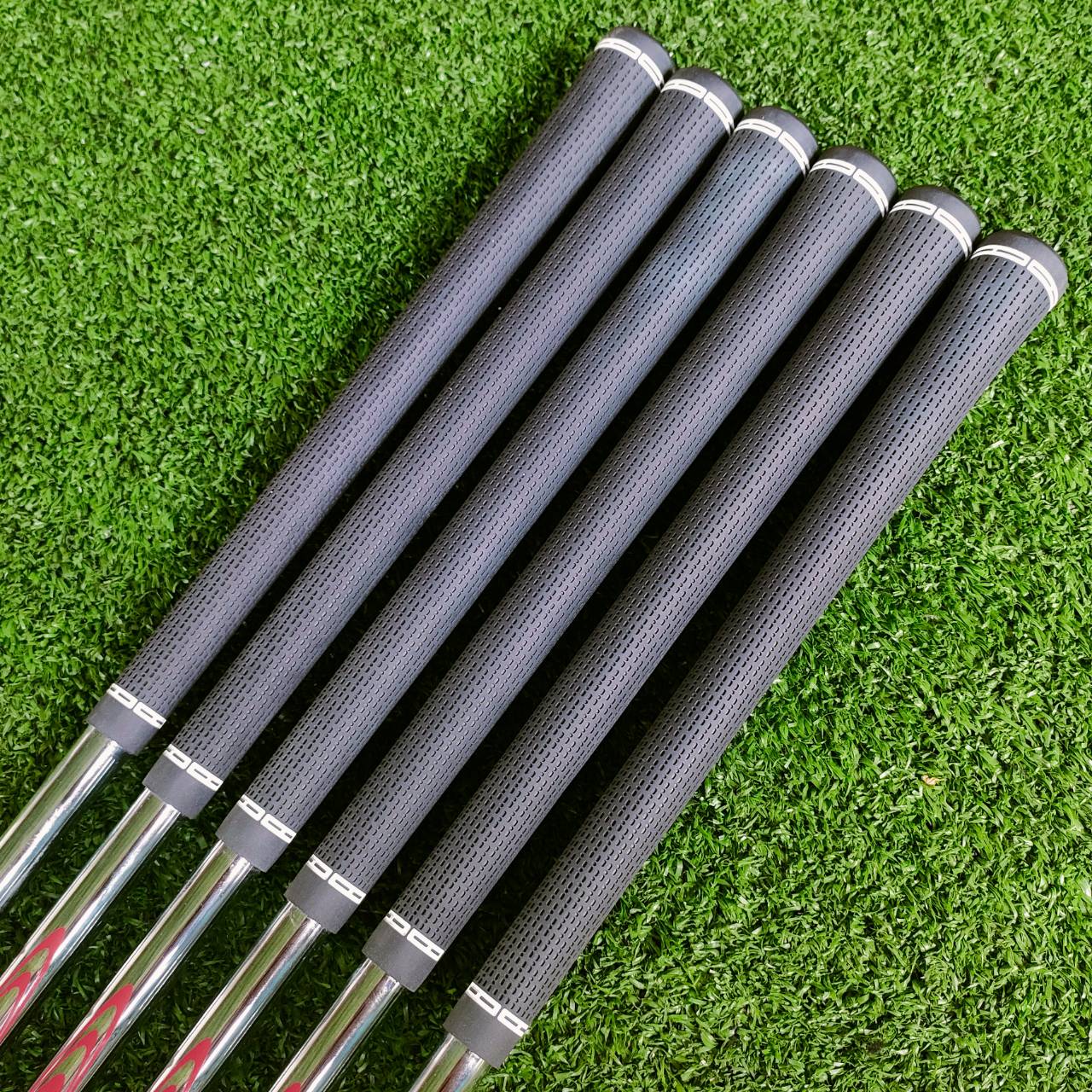 ชุดเหล็ก Titleist T150 Forged สภาพสวยนางฟ้า 98% ไดร์ฟไปแค่ 2 ครั้ง ความรู้สึกขณะปะทะลูกแบบ T100 แต่ ถูกออกแบบให้สร้างความเร็วได้สูงกว่า T100 และตีไกลกว่า มีองศาหน้าเหล็กชันกว่า 2 องศา ชดเชยความผิดพลาดมากกว่า ไม้กอล์ฟพรีเมี่ยมมือสอง ของแท้ By NakaraLuxurio