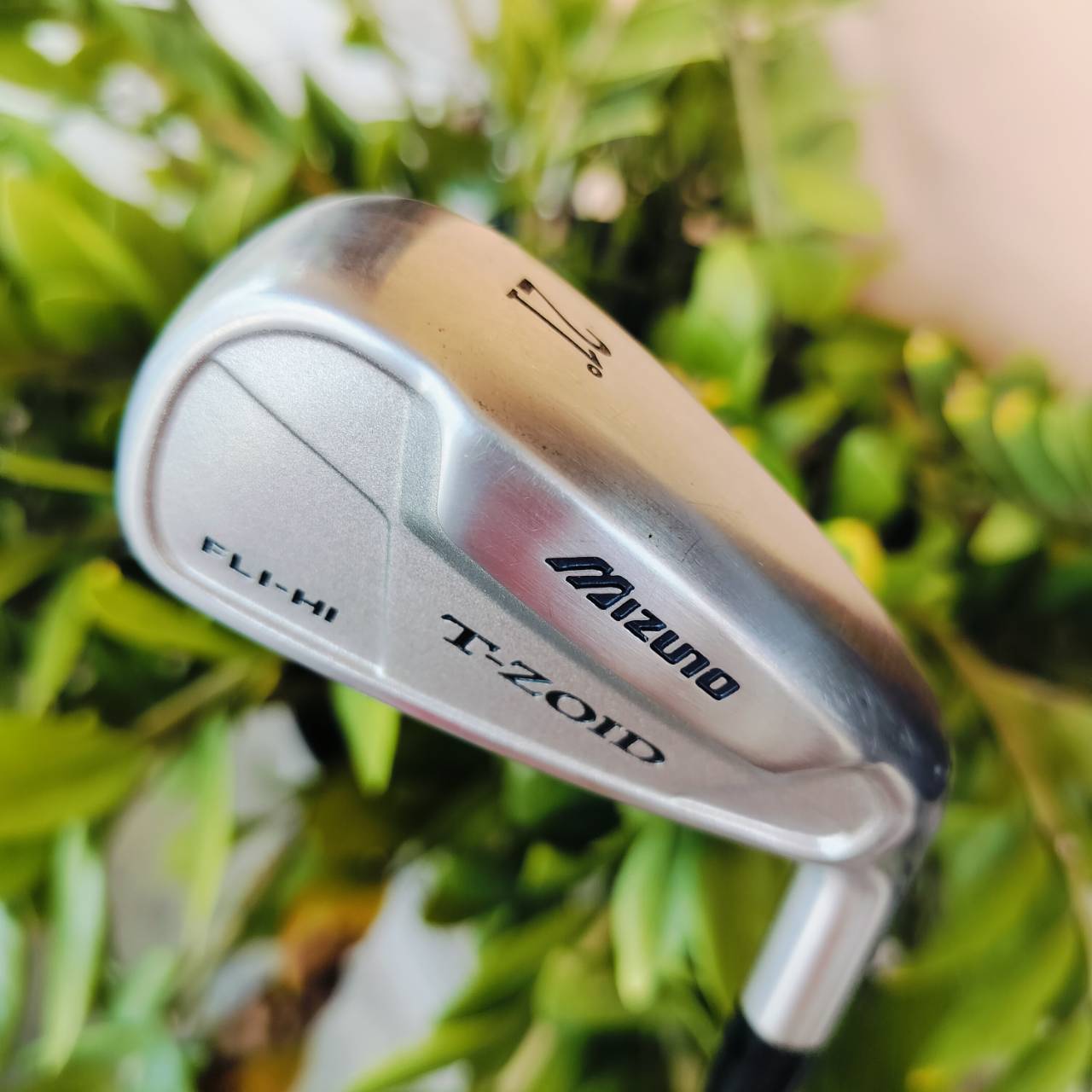 Mizuno FLI HI Utility Long Irons องศา 21 เป็นเหล็กยาวกึ่งไฮบริด ที่ใช้วัสดุ GRAIN FLOW FORGED ขั้นเทพ ตีง่าย ภายในโปร่งมี CAVITY ไม้กอล์ฟพรีเมี่ยมมือสอง ของแท้ By NakaraLuxurious