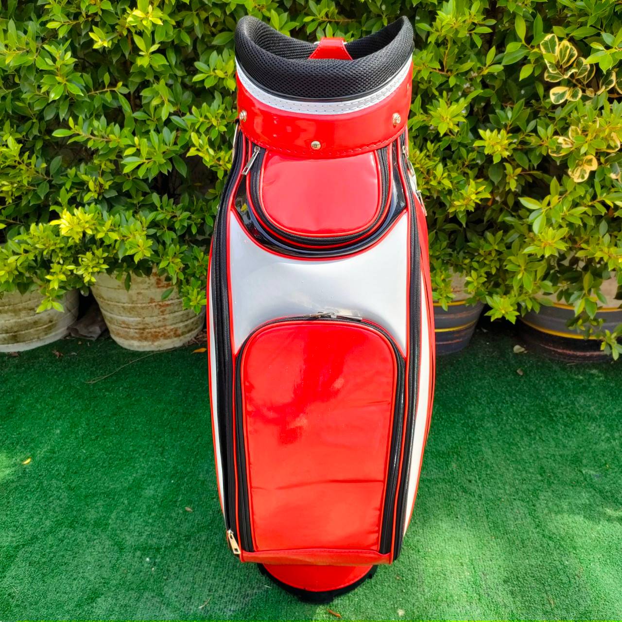 ถุง CUSTOM ของใหม่ สีแดงเพลิง Ferrari สวยแบบจัดๆ วัสดุพรีเมี่ยมที่สุด เป็นหนังแก้ว สวยจริง ถุง TOUR ใบใหญ่ใส่ของได้ครบหมด มือหนึ่ง ของแท้ BY NakaraLuxurious