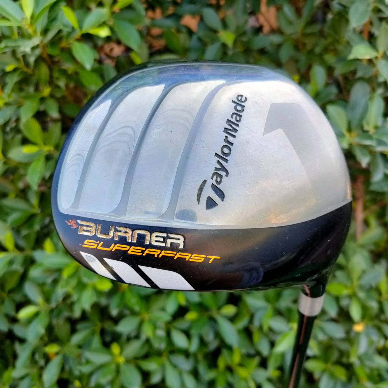 DRIVER TAYLORMADE BURNER SUPERFAST องศา 9.5 ก้าน FUBUKI FLEX R หัวใหญ่ เป็นสามเหลี่ยมยื่นออกด้านหลังเยอะ ทำให้ตีง่ายและไกลมาก ก้าน FUBUKI ดีมาก