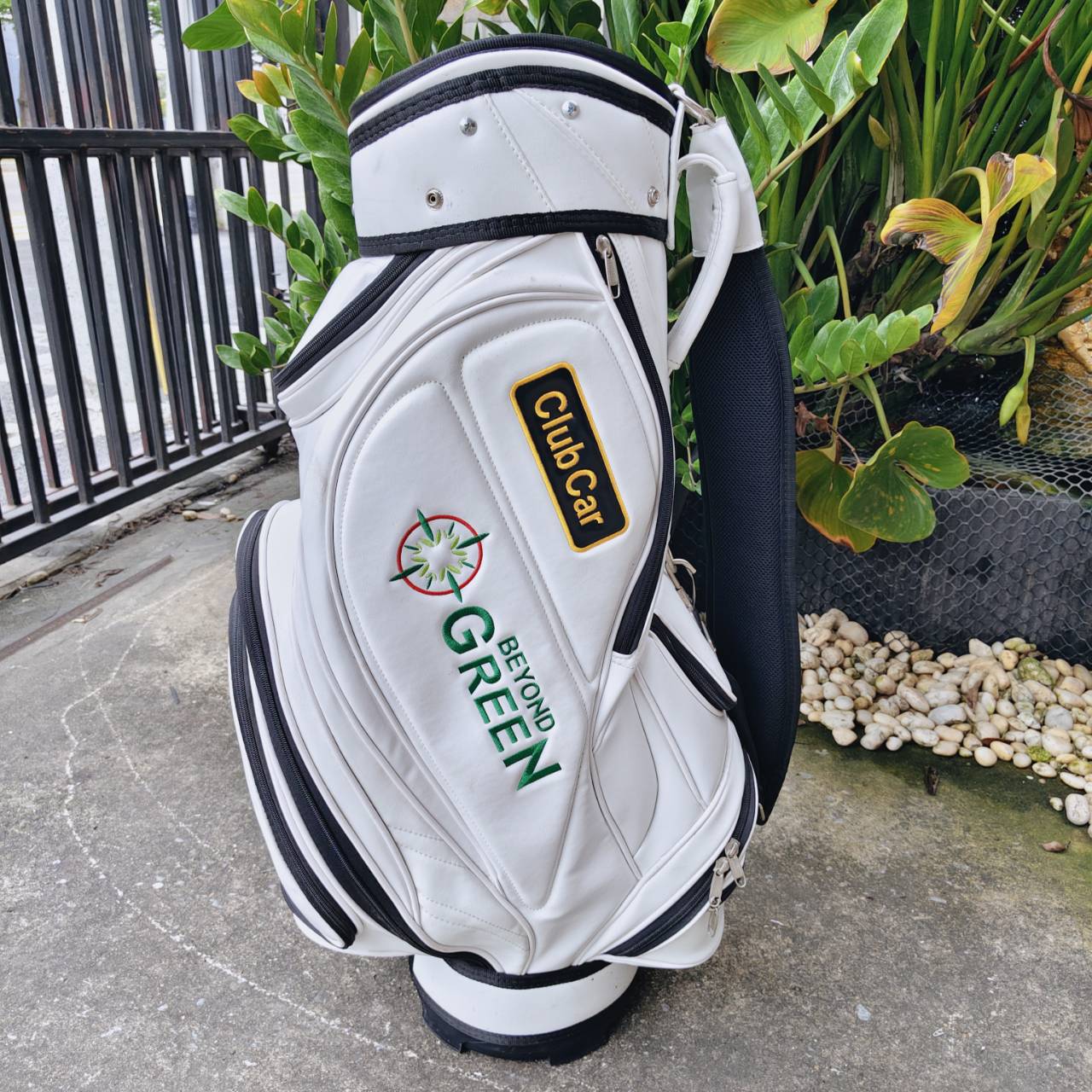 ถุงกอล์ฟ CLUB CAR มือสอง – BEYOND GREEN สภาพดี พร้อมใช้งาน ลงสนามได้ทันที