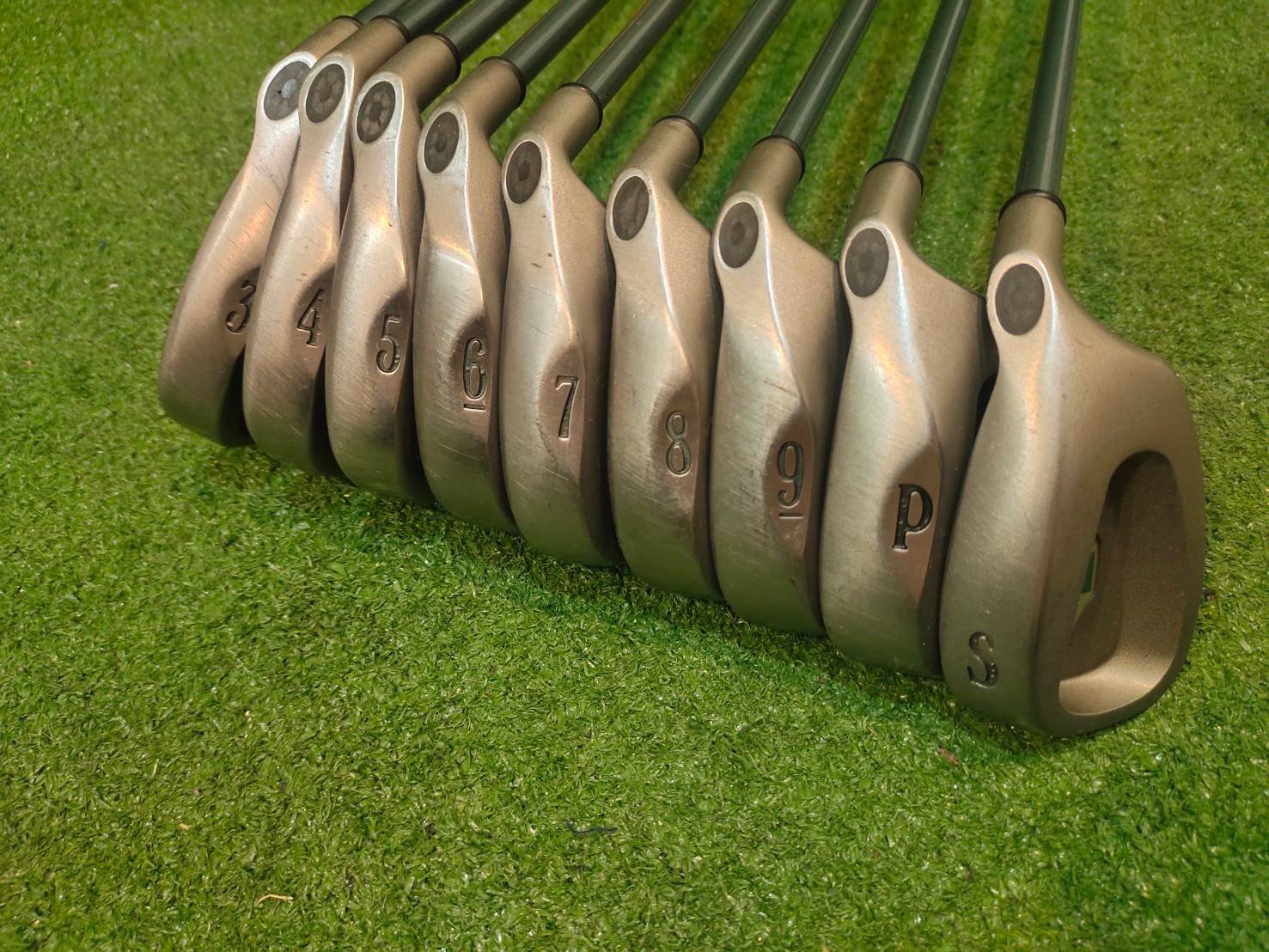 ไม้กอล์ฟสำหรับผู้หญิง ชุดเหล็ก Callaway GEMS