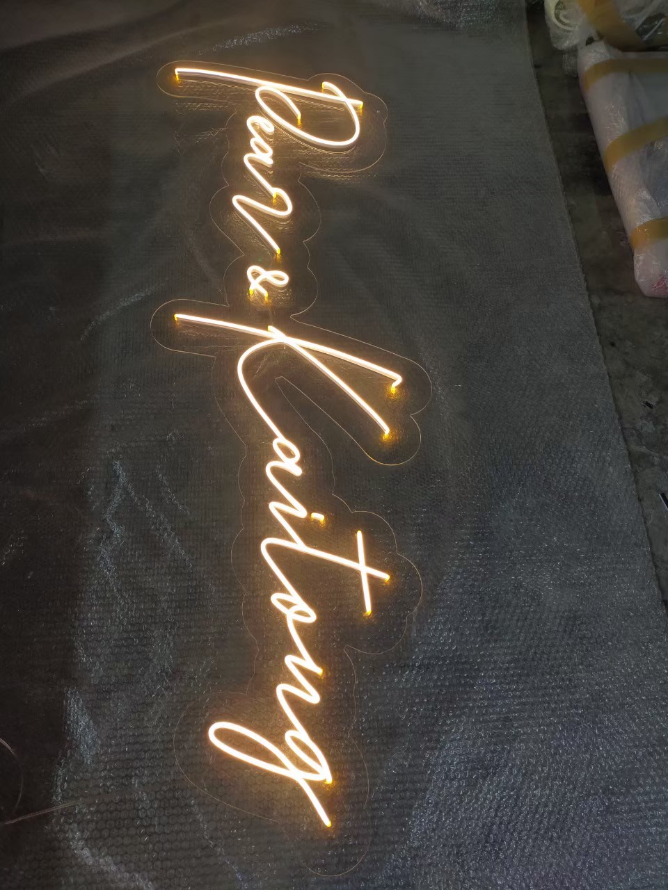 ไฟนีออน เฟค