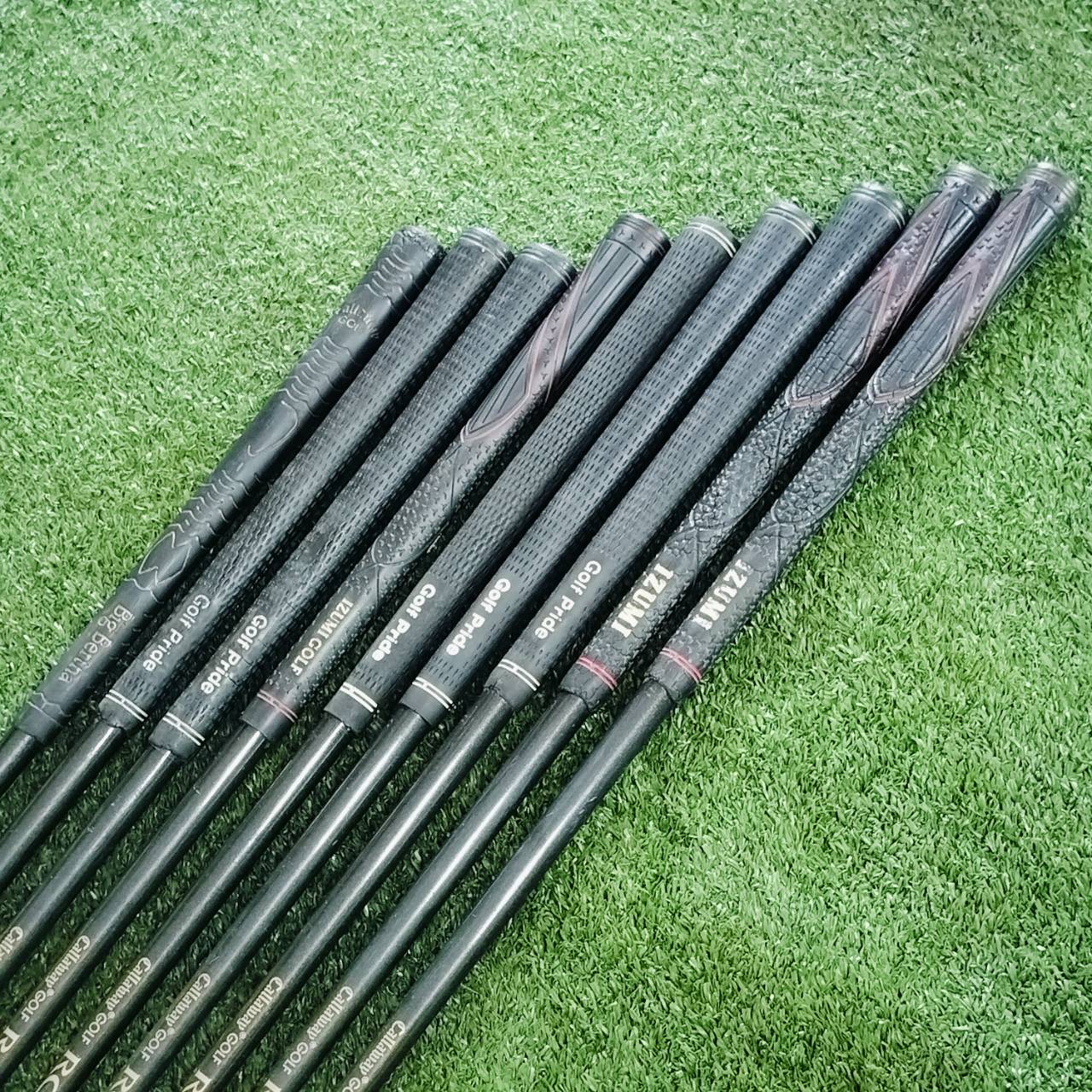 ชุดเหล็ก Callaway BIGBERTHAR GOLD ผลิตจากวัสดุ ทองแดงเบริลเลียม ( BeCu ) ปัดเงาให้เรียบร้อย สวยระดับนางฟ้า หรูหรามาก ไม้กอล์ฟพรีเมี่ยมมือสอง By NakaraLuxurious