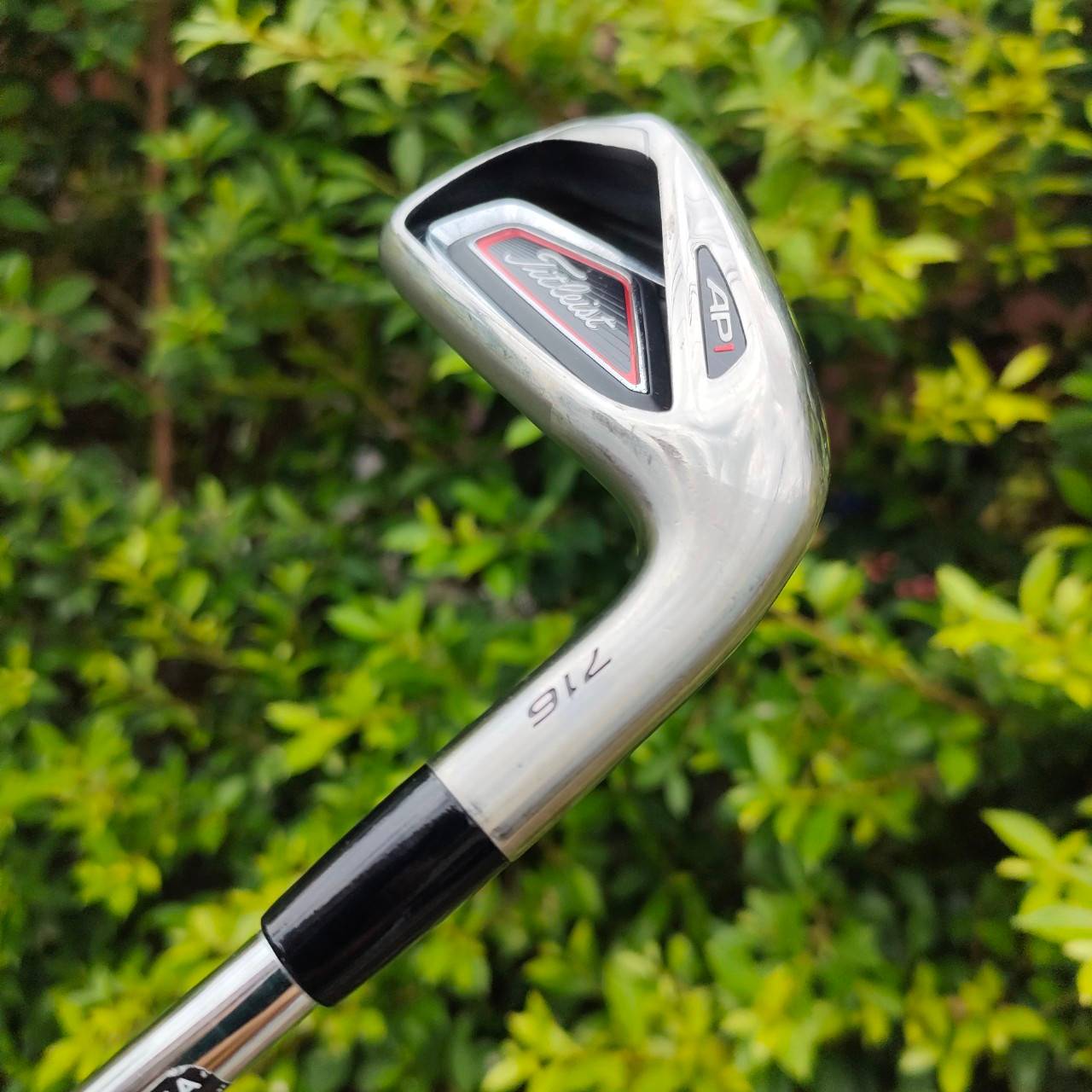 ชุดเหล็ก TITLEIST AP1 716 มีเหล็ก 5-9 เเละ PW SW ก้าน N.S.PRO 950 GH FLEX S สุดนี้สภาพสวยเดิม กริพใส่ GOLF PRIDE รุ่น กึ่งผ้าใบ ชิ้นละ 690 บาท ตอนนี้ ใบสภาพสวยมาก ก้านก็ดีมากทั้งชุด ตัว MADE IN JAPAN รุ่น 716 ตีดีมากกก ราคานี้ถูกที่สุดแน่นอน จองด่วนที่สุด