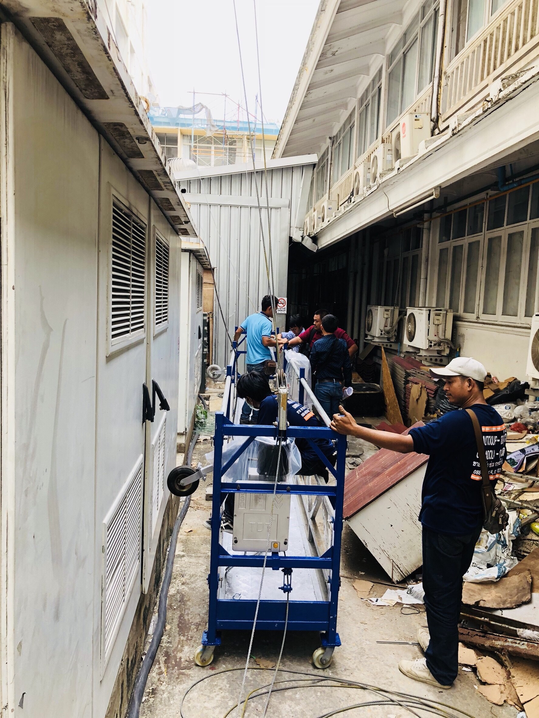 1.งานปรับปรุงระเบียงเปลี่ยนท่อและทาสีตึกอัษฎางค์ชั้น 1-13 รพ.ศิริราช