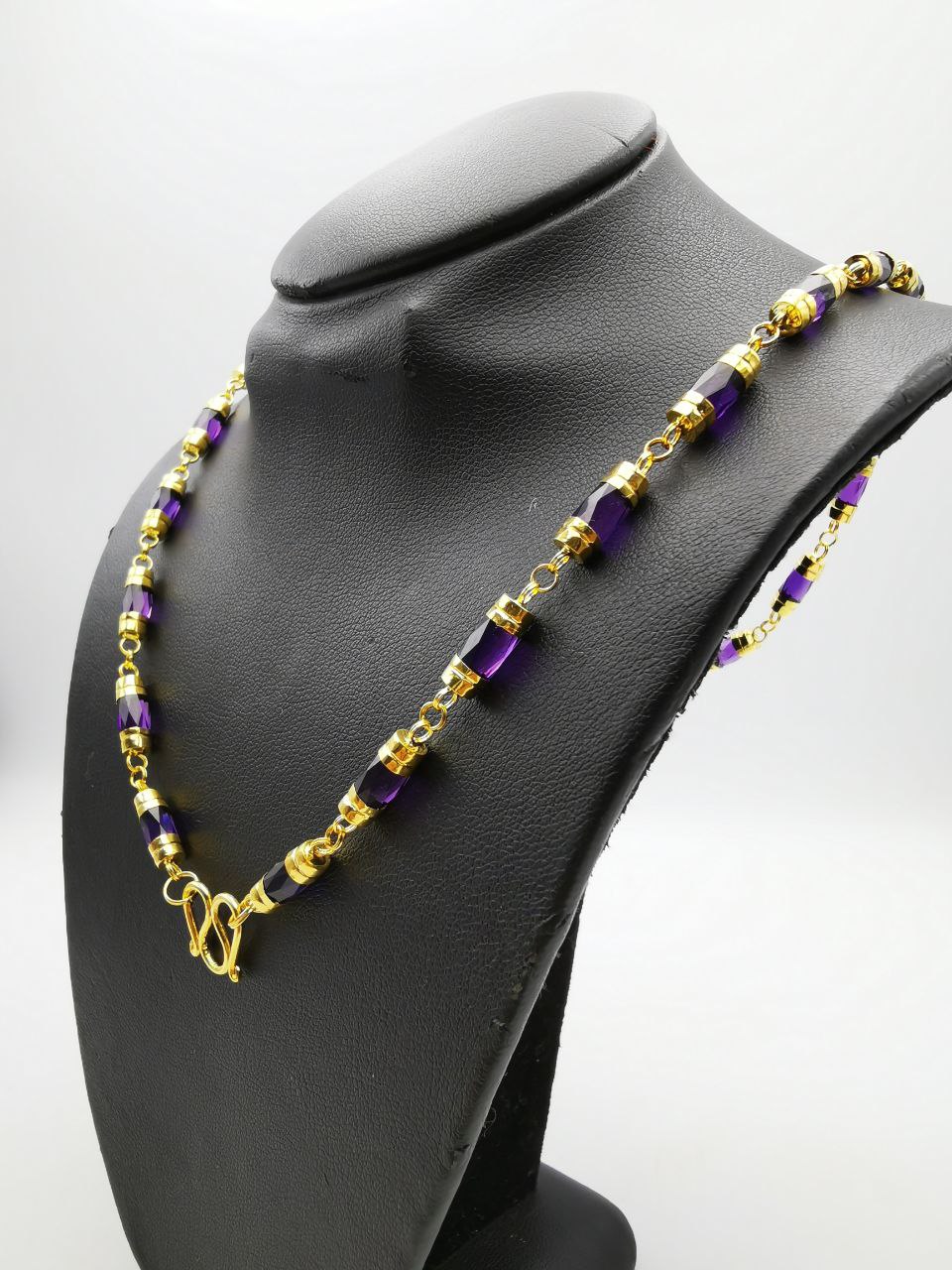 สร้อยคอโกเมนสีม่วง สีสวยสดใส สไตร์โกเมนเมืองจันท์ ขนาด 9 มิล จำนวน 25เม็ด 