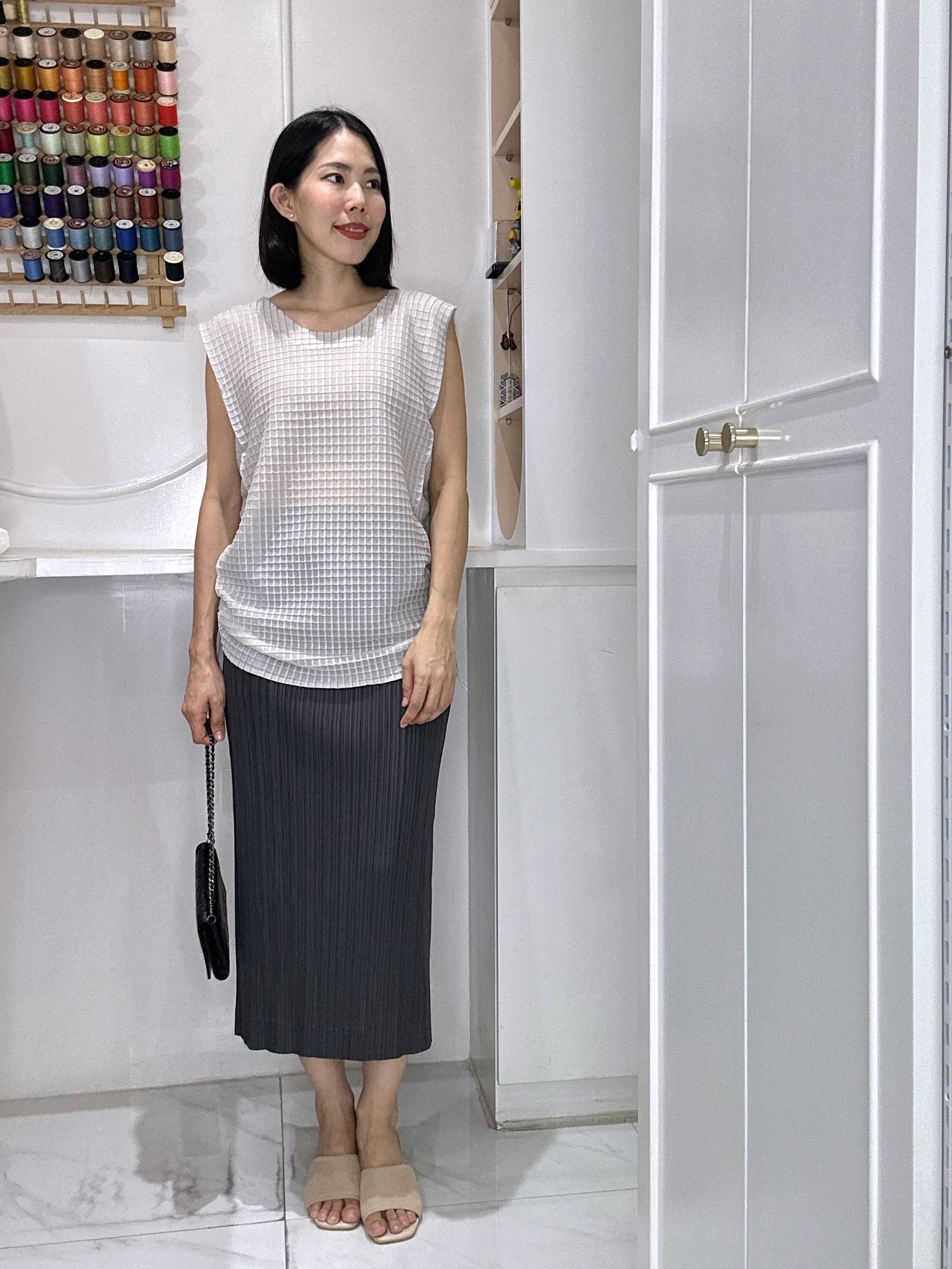 ปรับราคาลง20%!! 2MUAY รุ่น GJO3868 เสื้อพลีททรง OVER SIZE ปรับขนาดได้ SLEEVELESS SQUARE PLEATED TOP 9 สี FREE SIZE