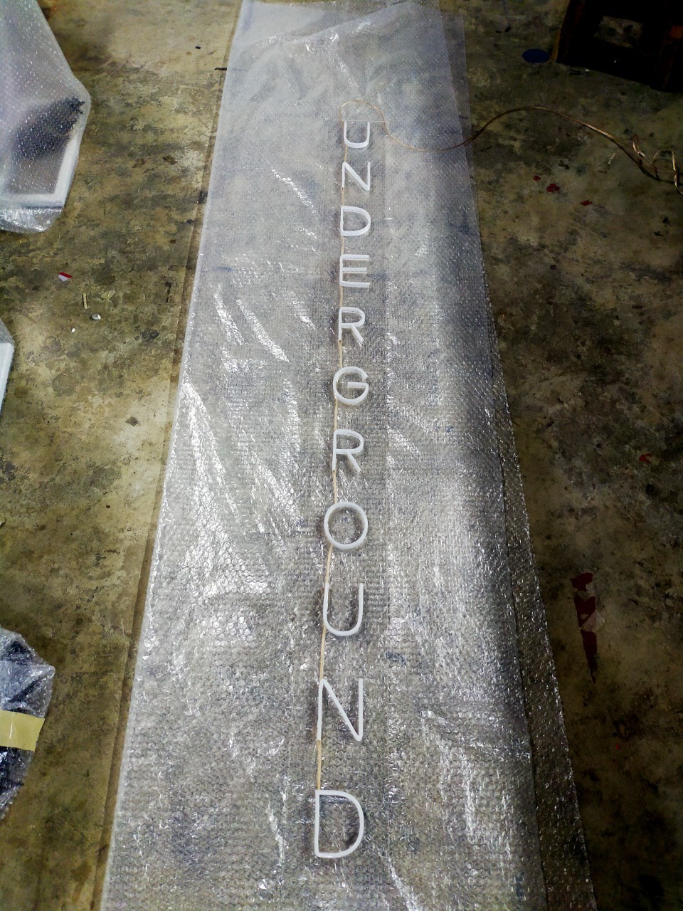 ไฟนีออน เฟค