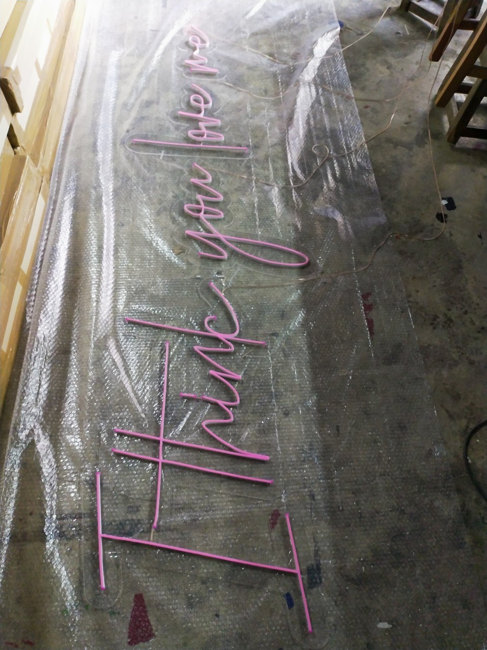 ไฟนีออน เฟค