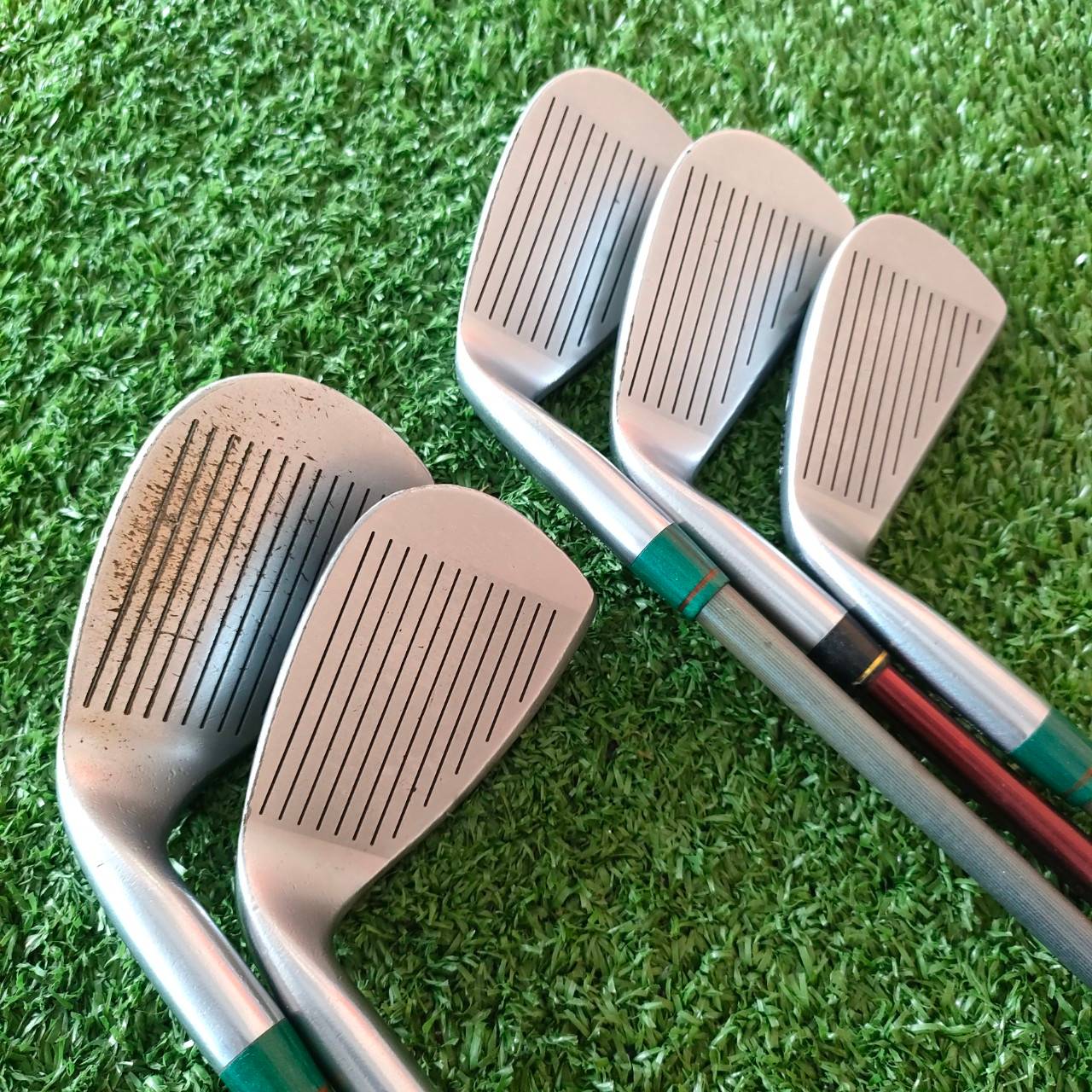 ** ไม้กอล์ฟสำหรับผู้หญิง ** ชุดเหล็ก HONMA LB606 NEW H&F มีเหล็ก 6,7,8,9,SW ก้าน SUPER LIGHT CAVITY SPECIAL ** ก้านระดับ 1 ดาว ** ไม้กอล์ฟมือสอง ของแท้ BY NakaraLuxurious